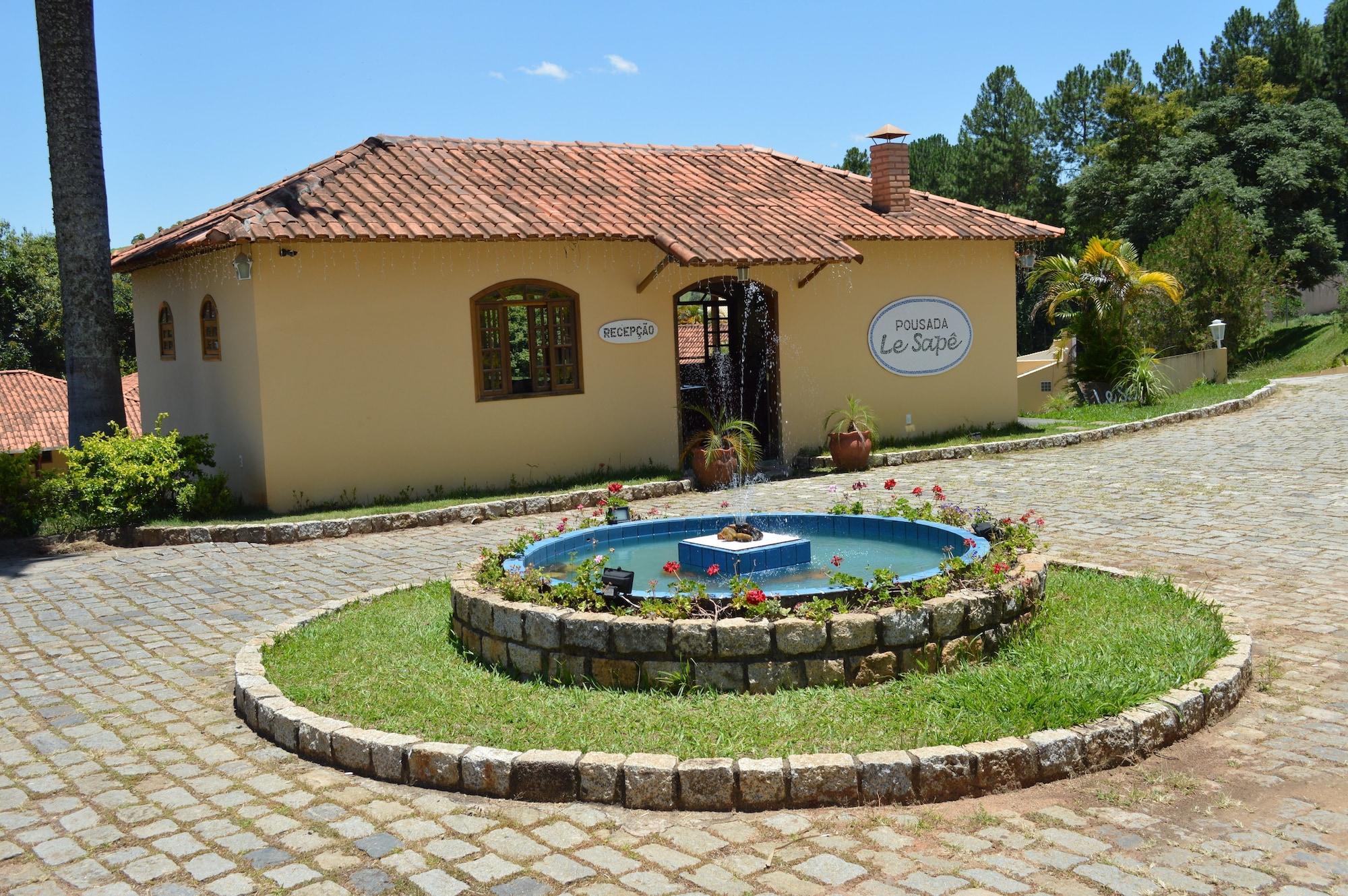 Vista Exterior Pousada Le Sapê