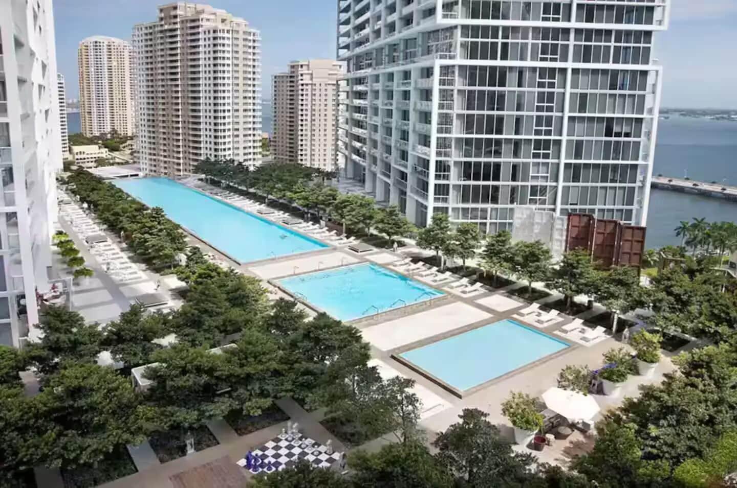 Vista Piscina Icon Brickell