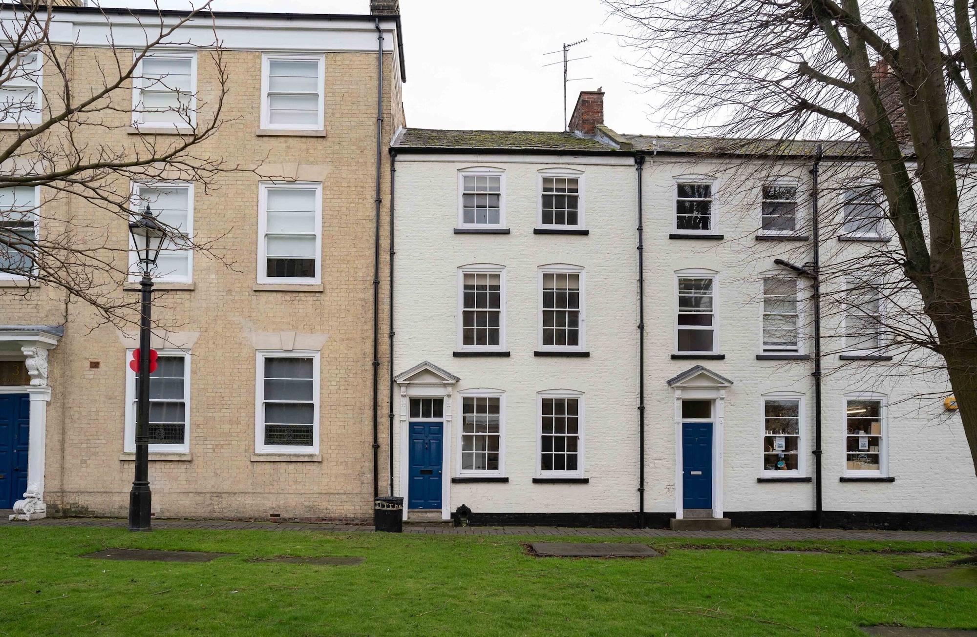 Vista Exterior Church Lane Apartments