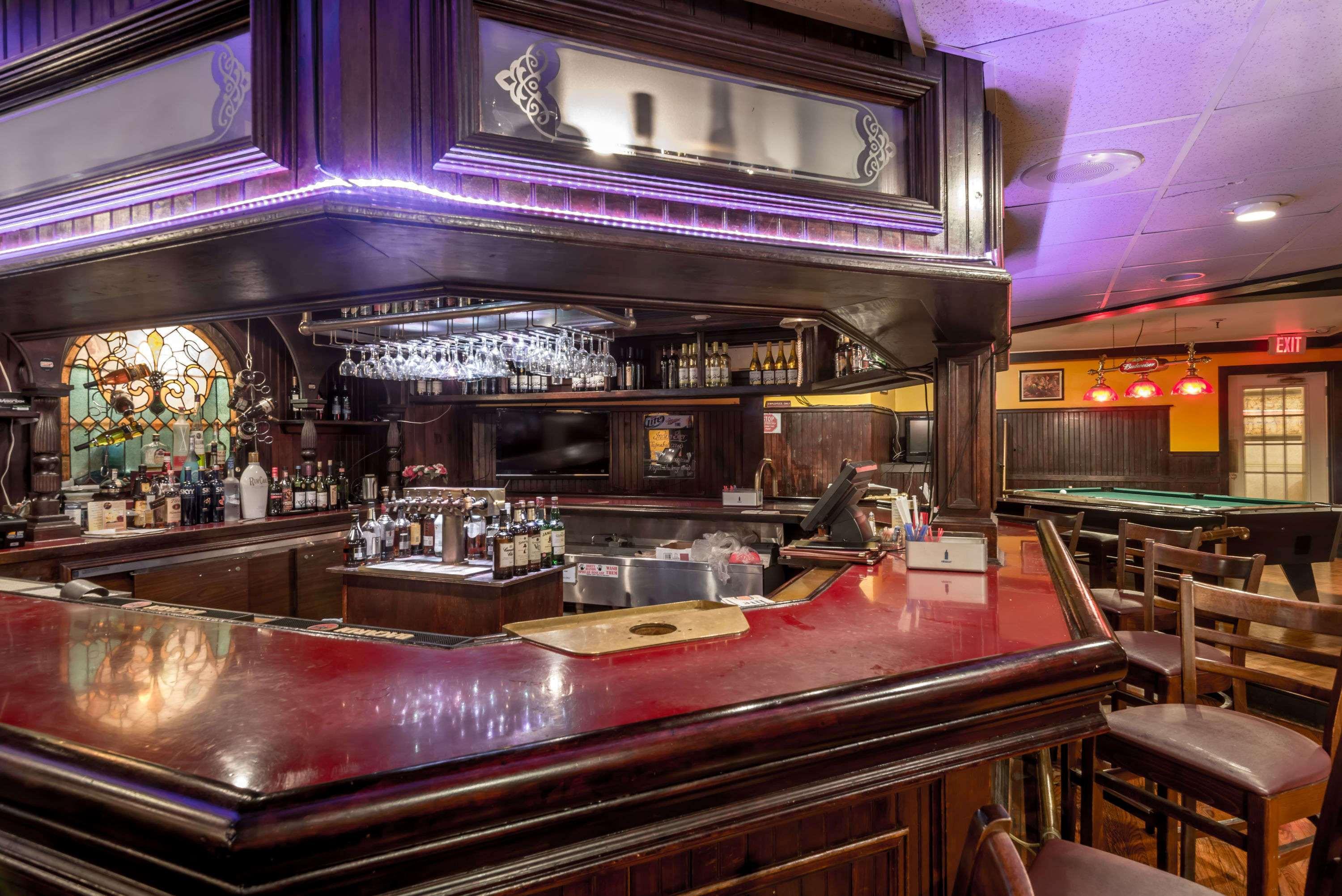 Bar/Salón Ramada by Wyndham Groton