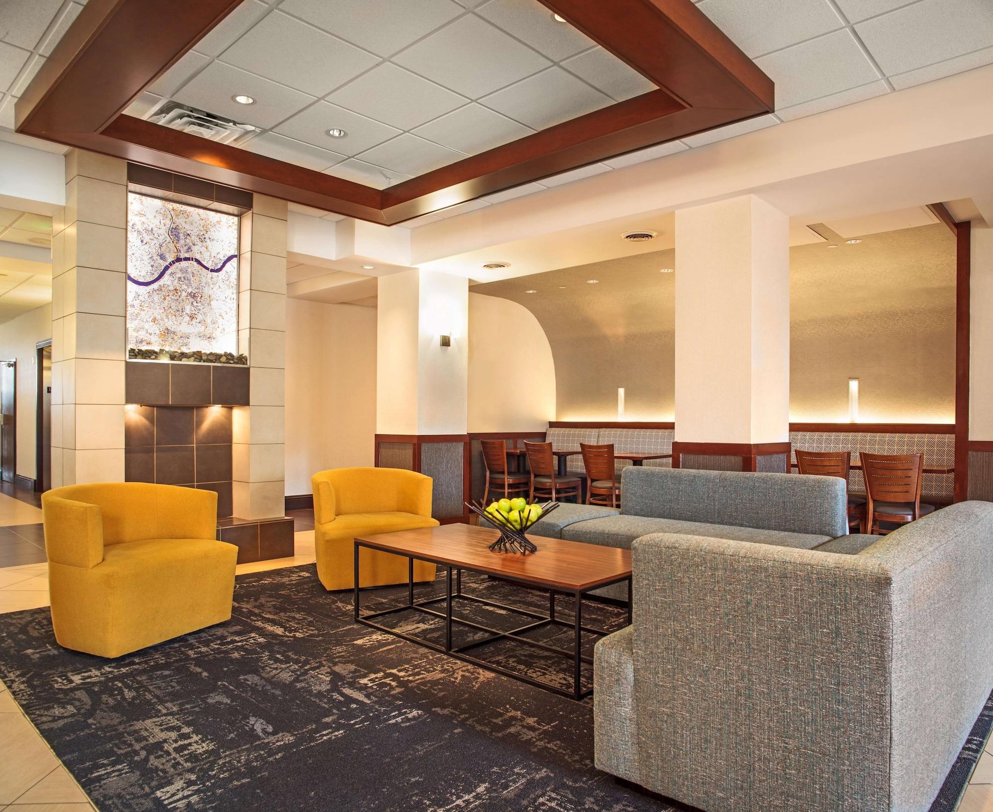 Vista Lobby Hyatt Place Cincinnati/Blue Ash
