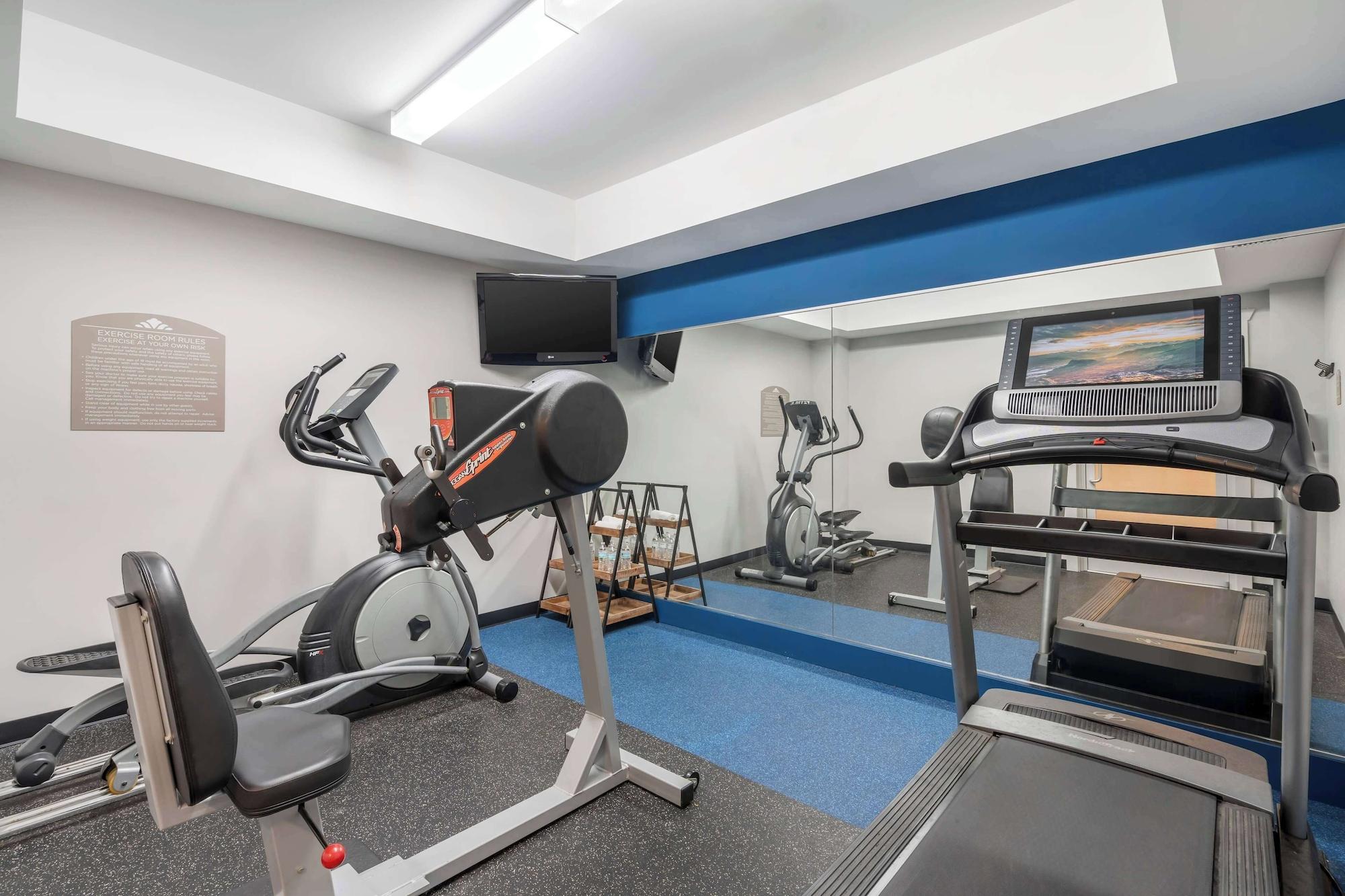 Gimnasio Microtel Inn & Suites by Wyndham Brooksville