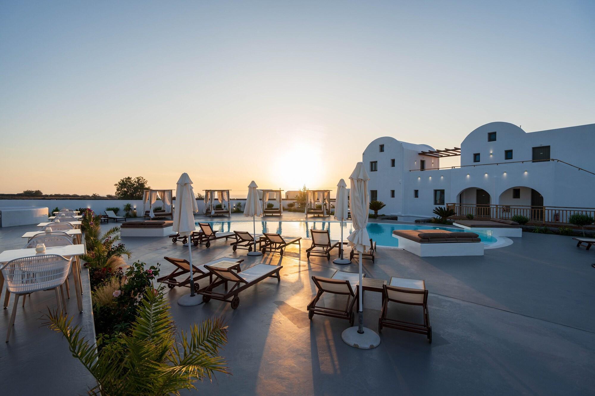 Vista Exterior Amethyst Luxury Suites