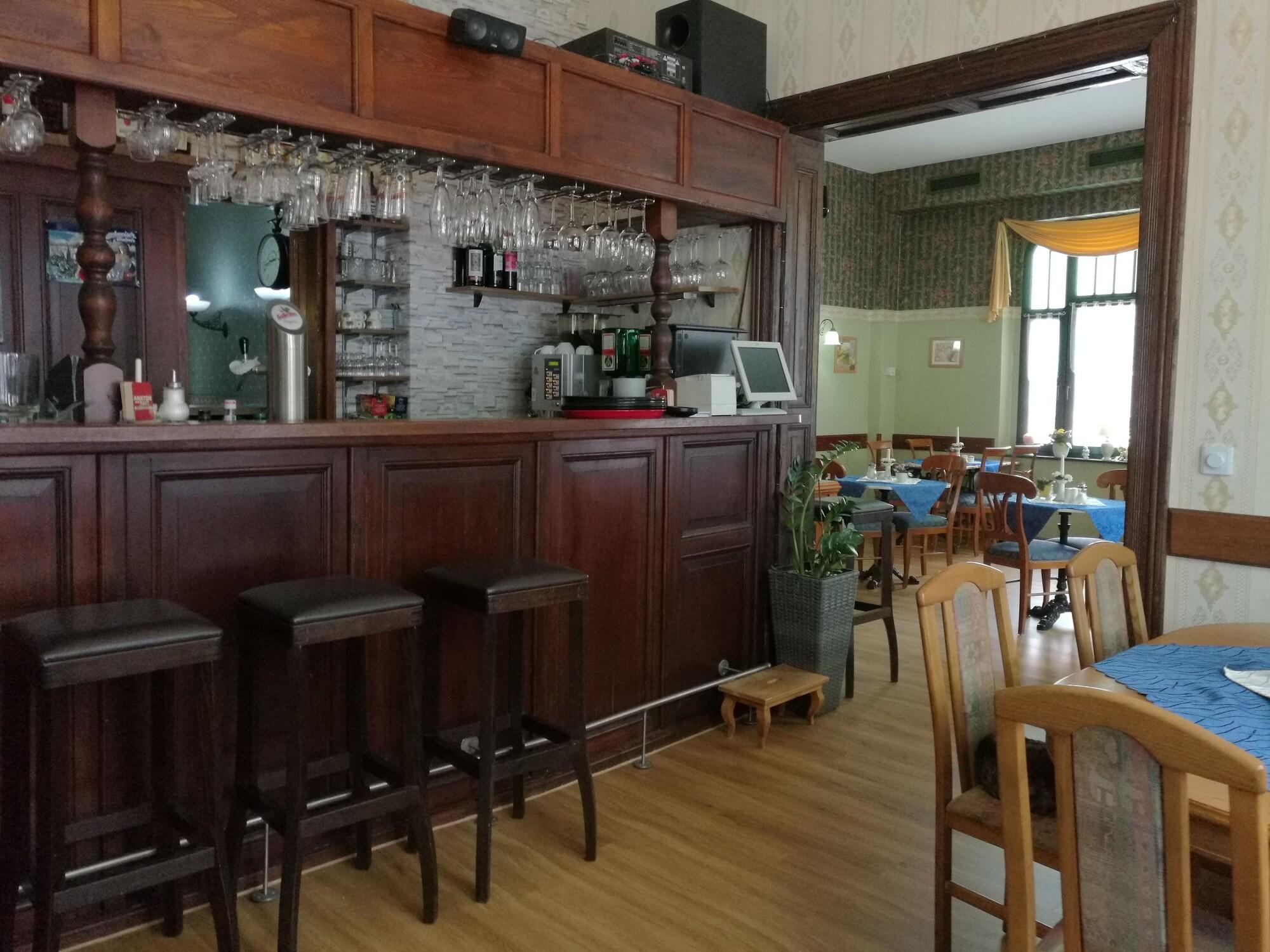 Bar/Salón Hotel Villa Alice