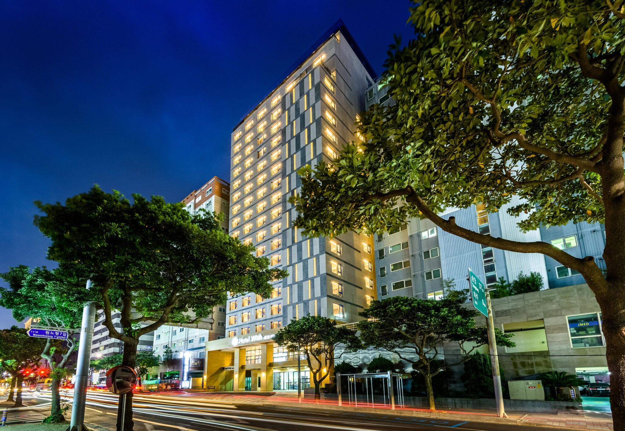 Vista Exterior HotelWithCity