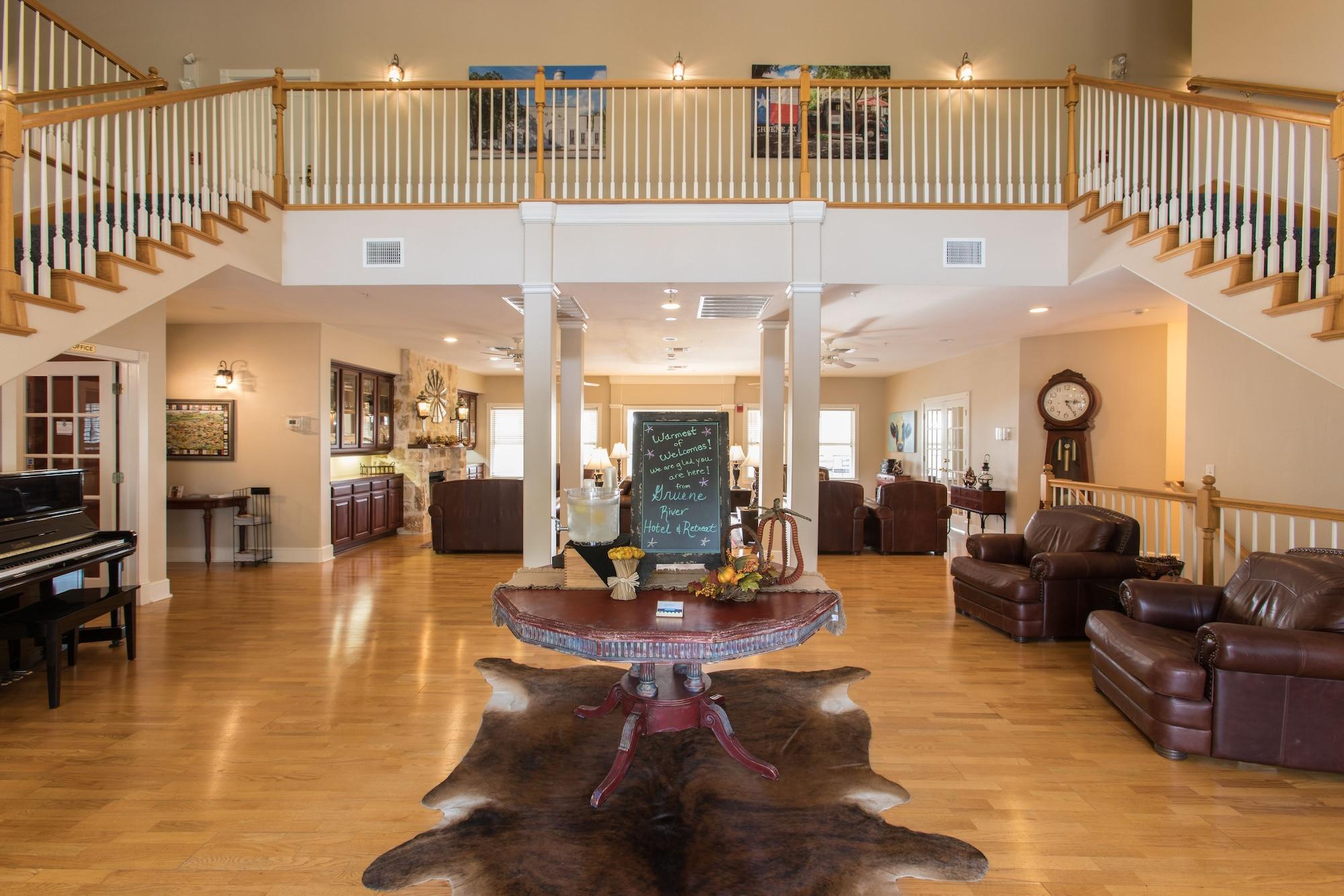 Vista Lobby Gruene River Hotel & Retreat