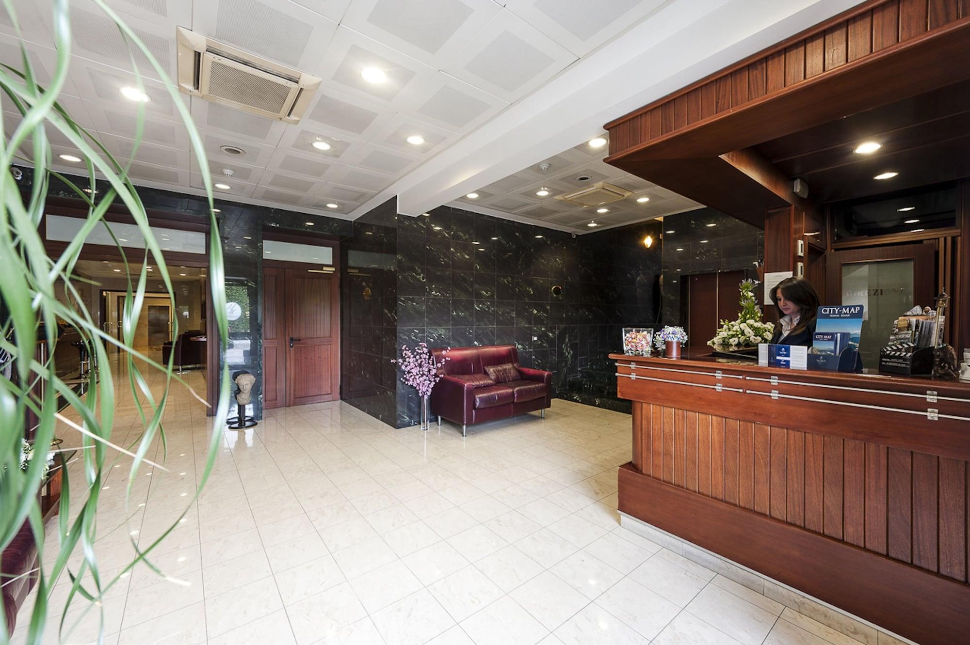 Vista Lobby Millennium Gold Hotel