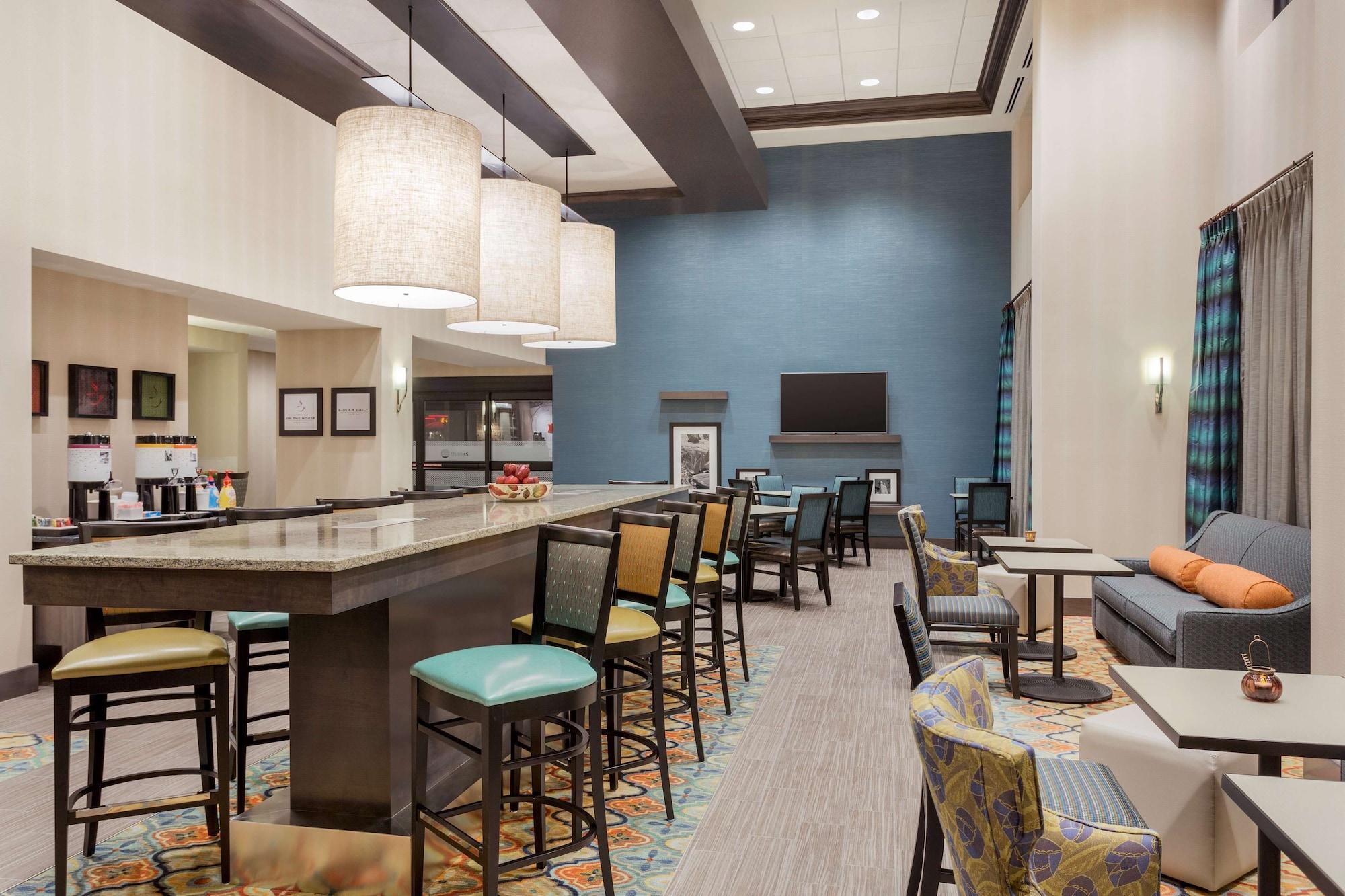 Vista Lobby Hampton Inn & Suites West Des Moines/SW Mall Area