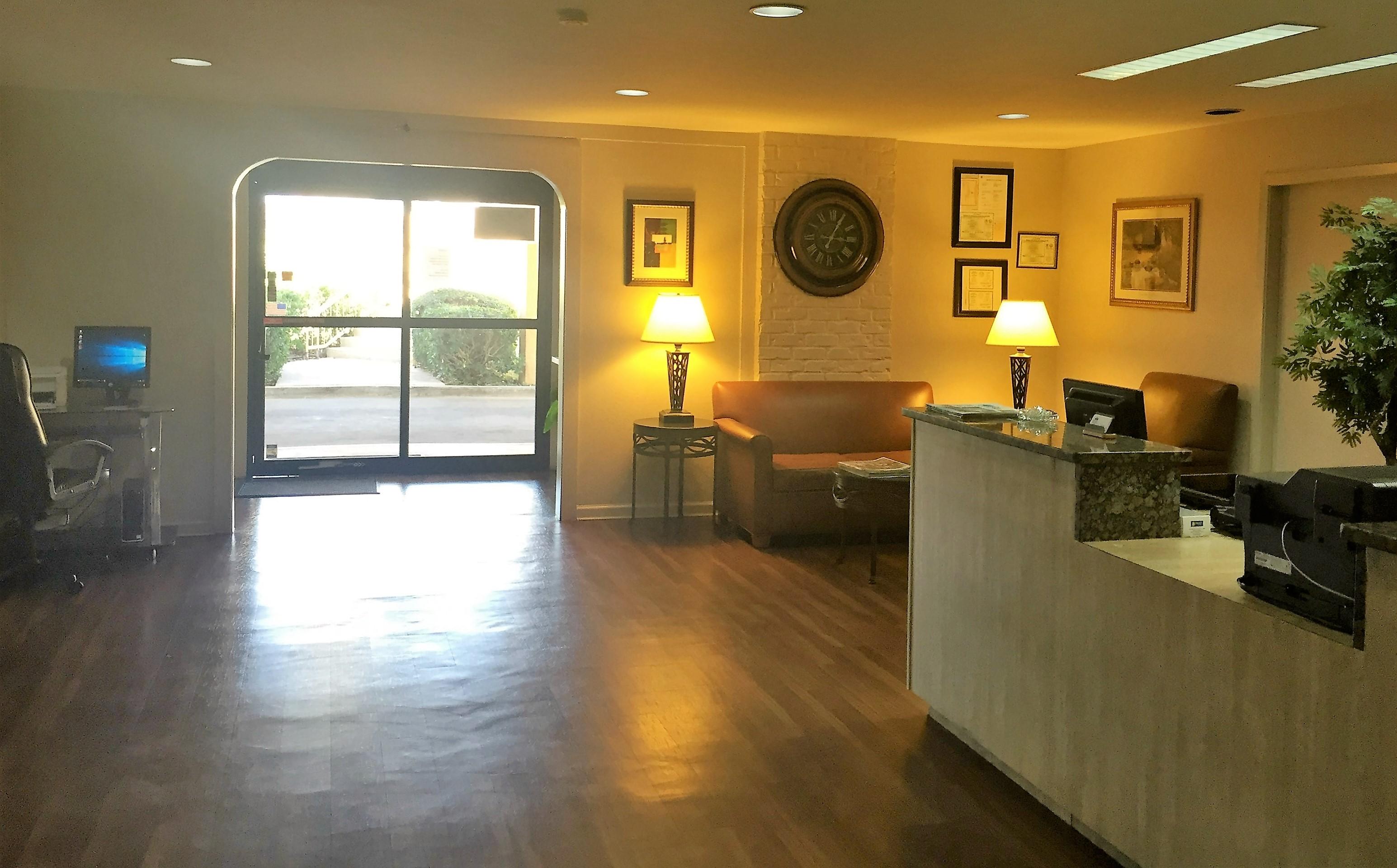 Vista Lobby Americas Best Value Inn Austin University