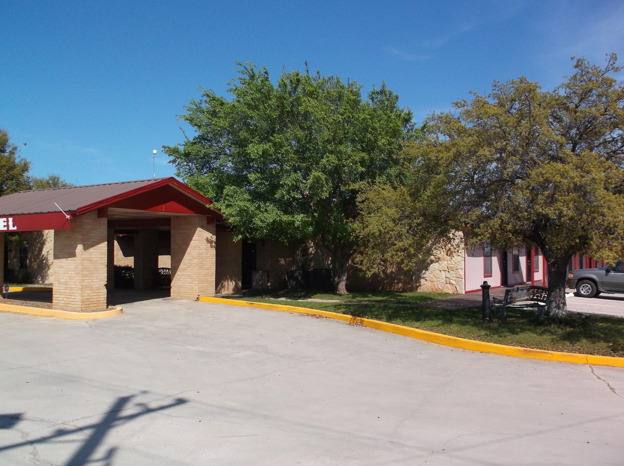 Vista Exterior Four Horseman Travel Lodge