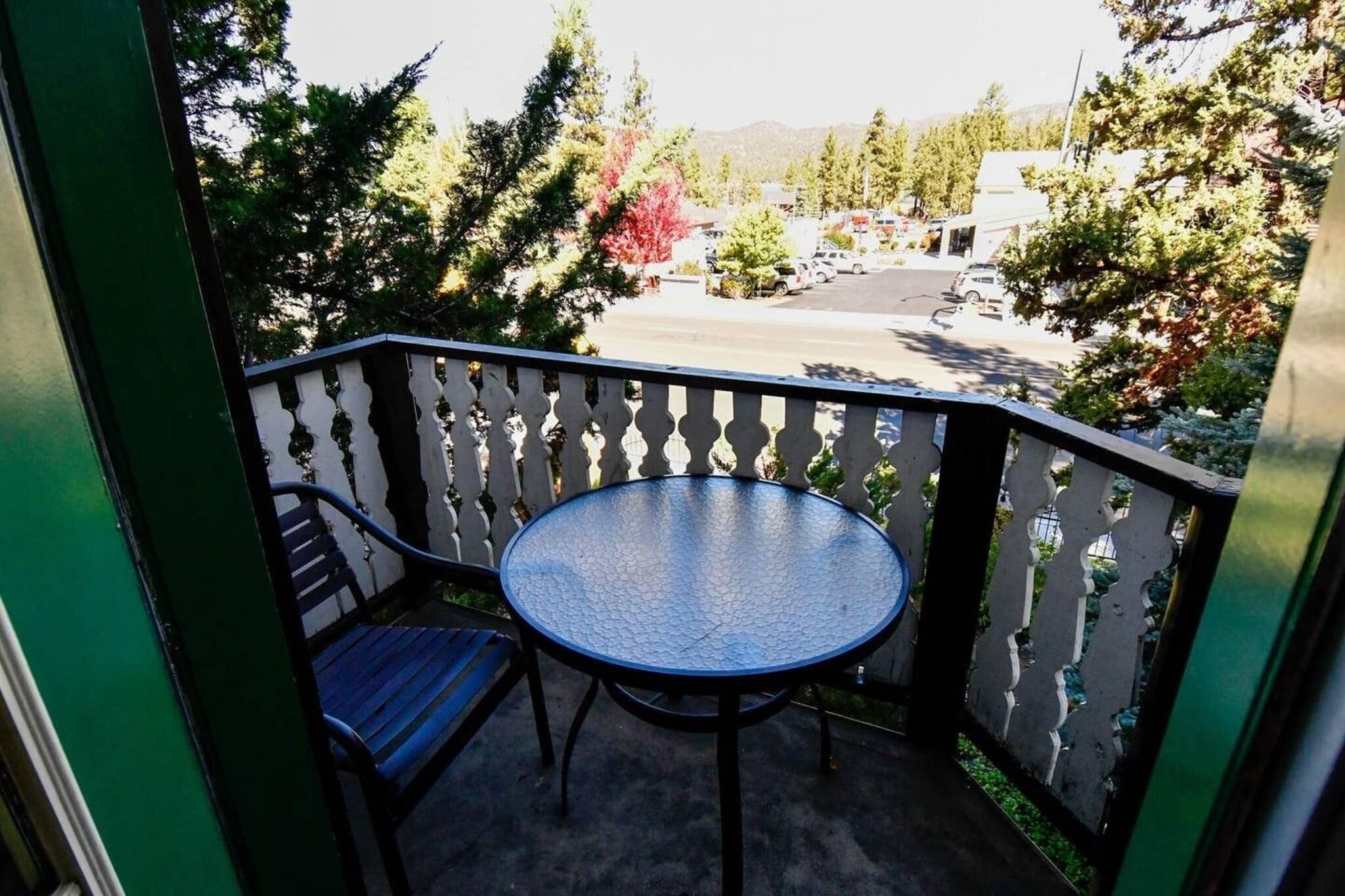 Varios Black Forest Lodge And Cabins