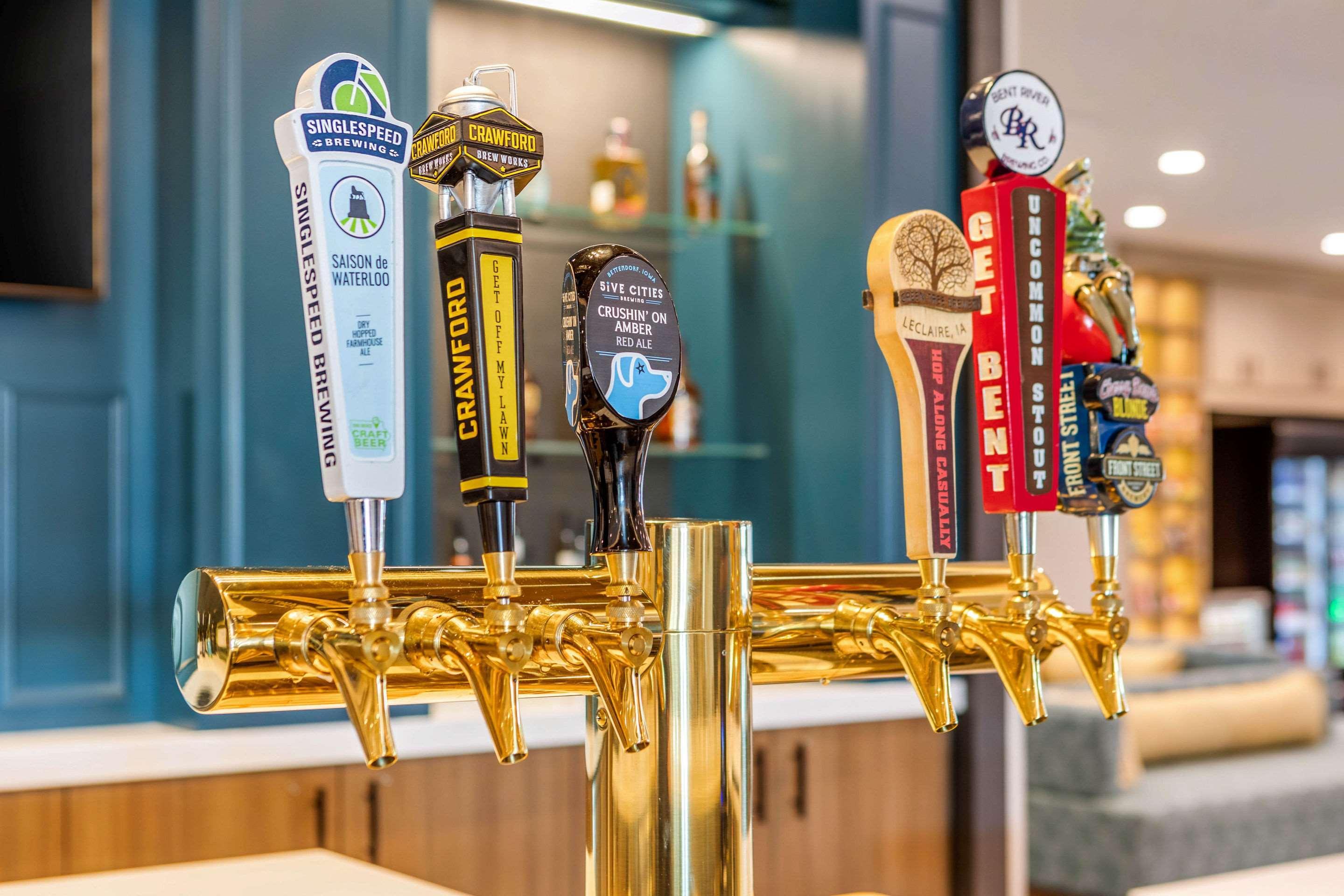 Bar/Salón Cambria Hotel Davenport Quad Cities