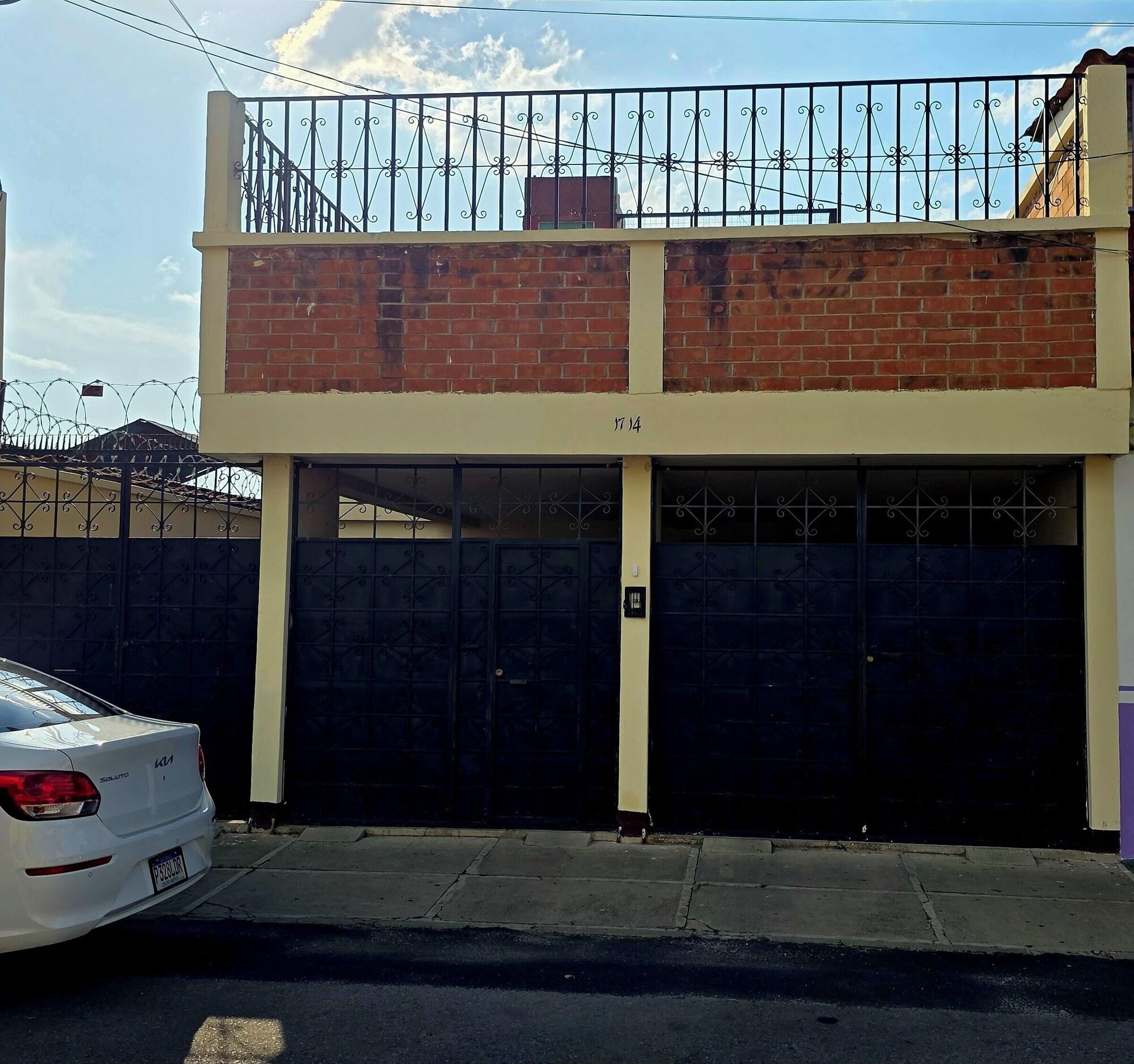 Varios Be happy hotel Gt