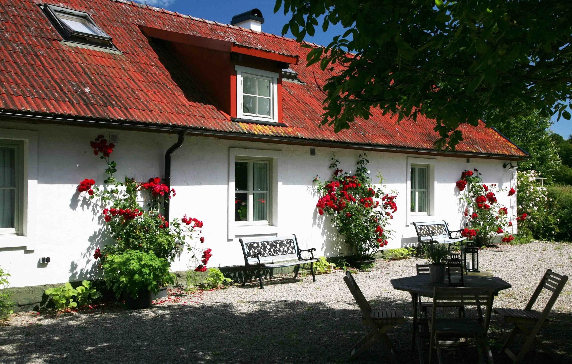 Varios Stenrosgården logi