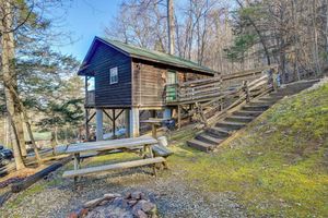 Alquiler Vacacional - 'gone Hiking' Bryson City Cabin w/ Hot Tub & Grill