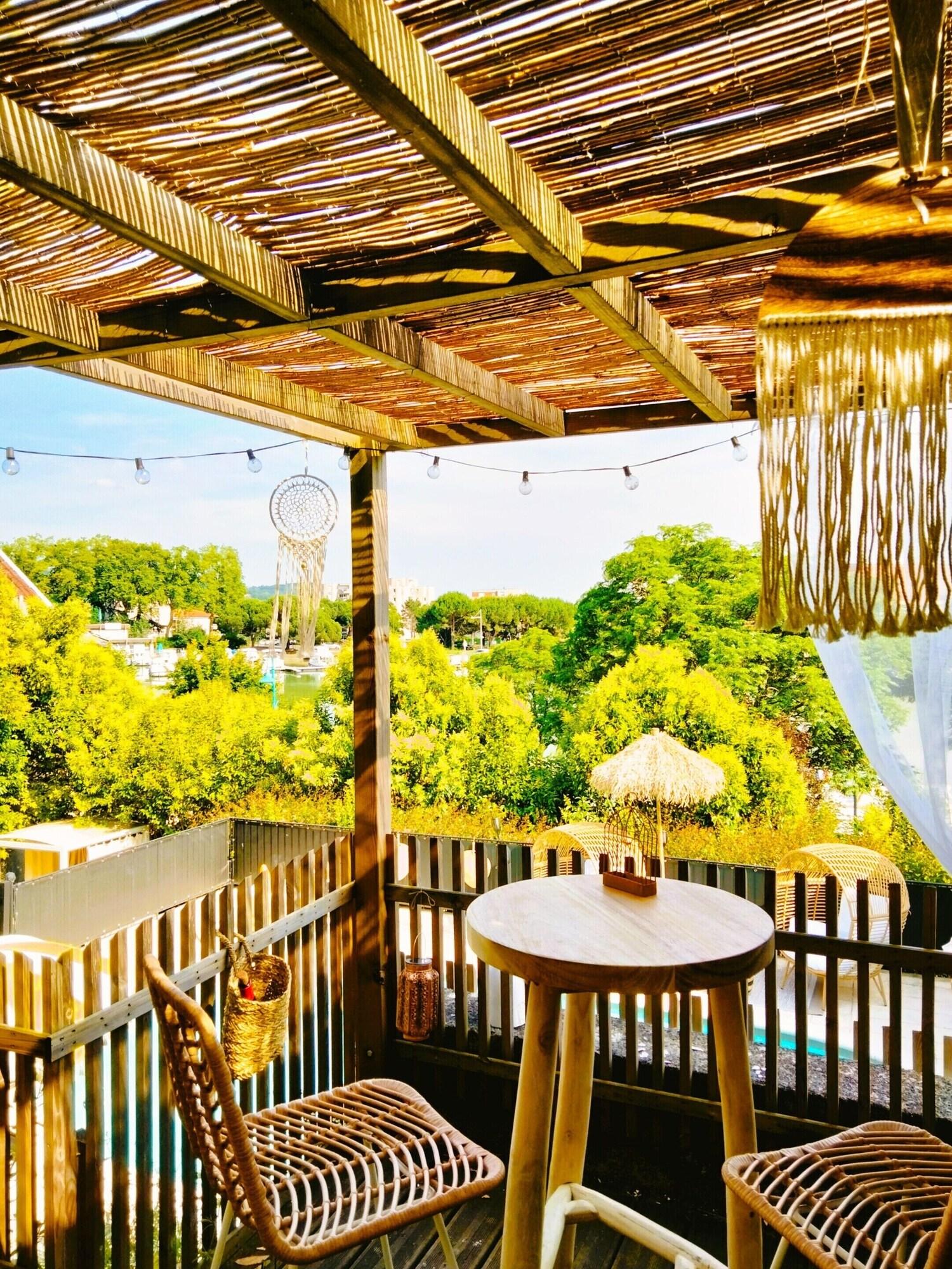 Bar/Salón Quand la Ville Dort