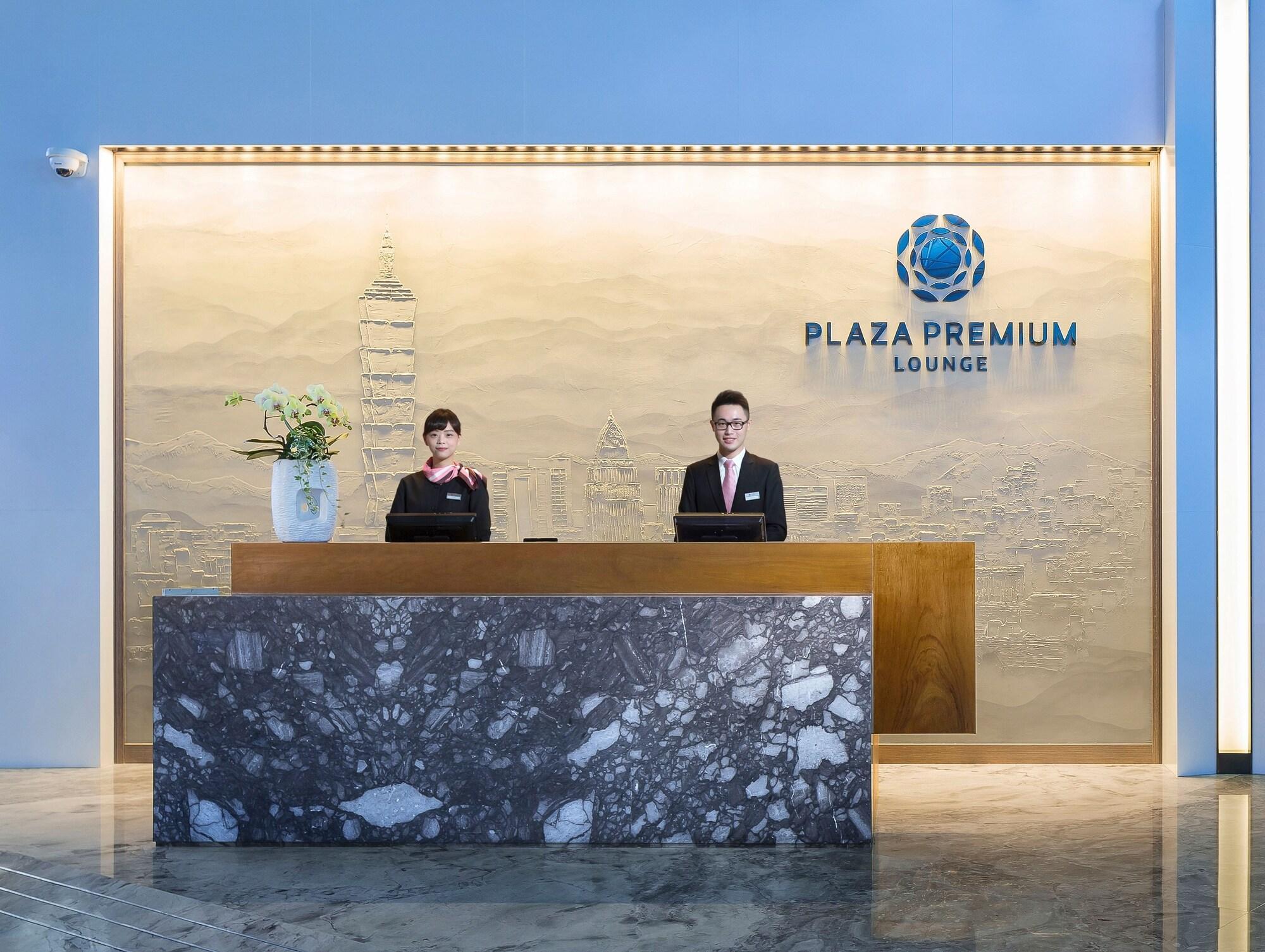 Vista Exterior Plaza Premium Lounge Terminal 2 Zone A