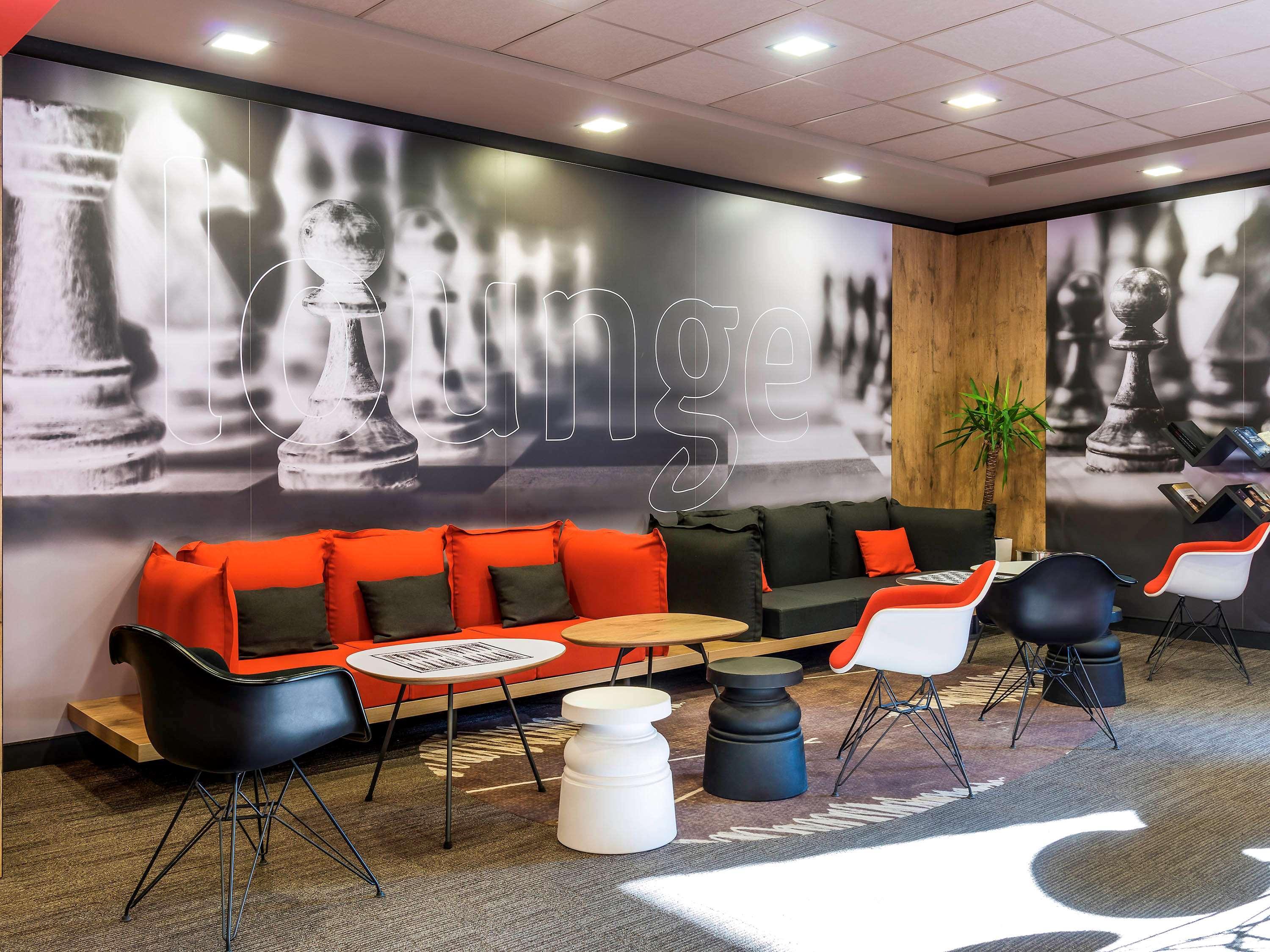 Vista Exterior ibis Milano Ca Granda