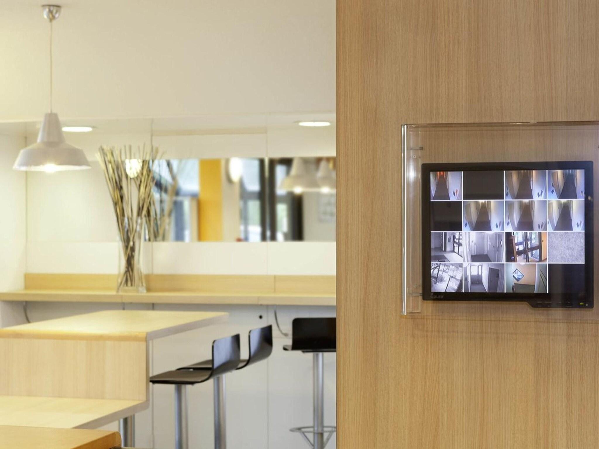 Vista Lobby Hotelf1 Vesoul