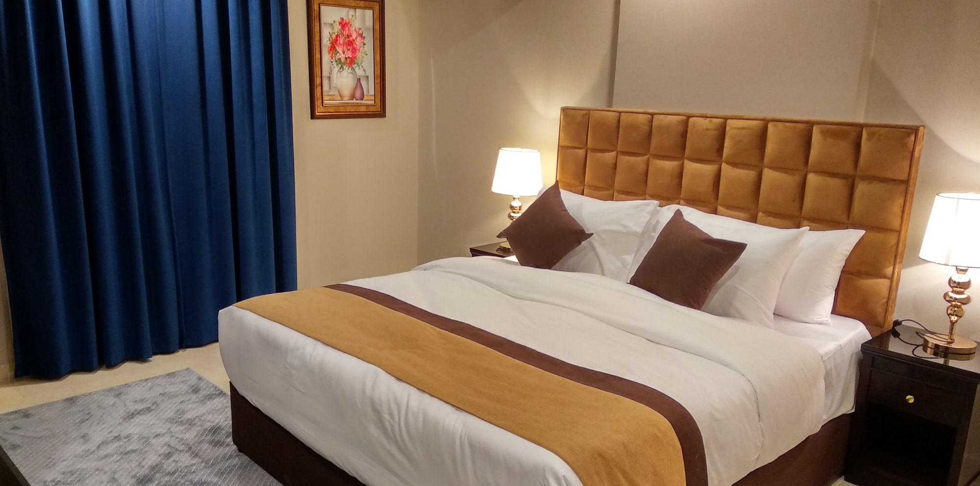 Varios Yan Apartments Hotel