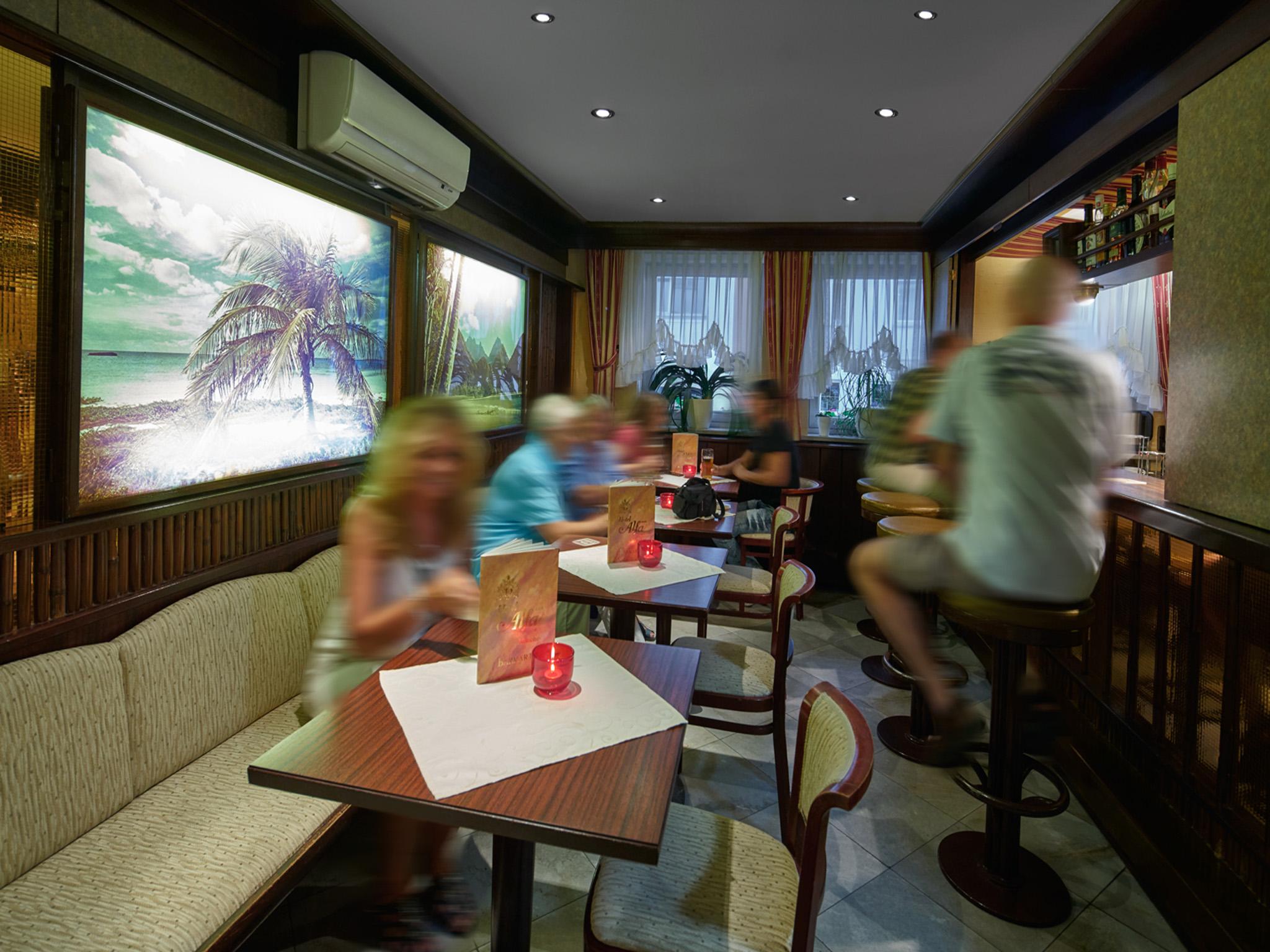 Bar/Salón Hotel Alfa