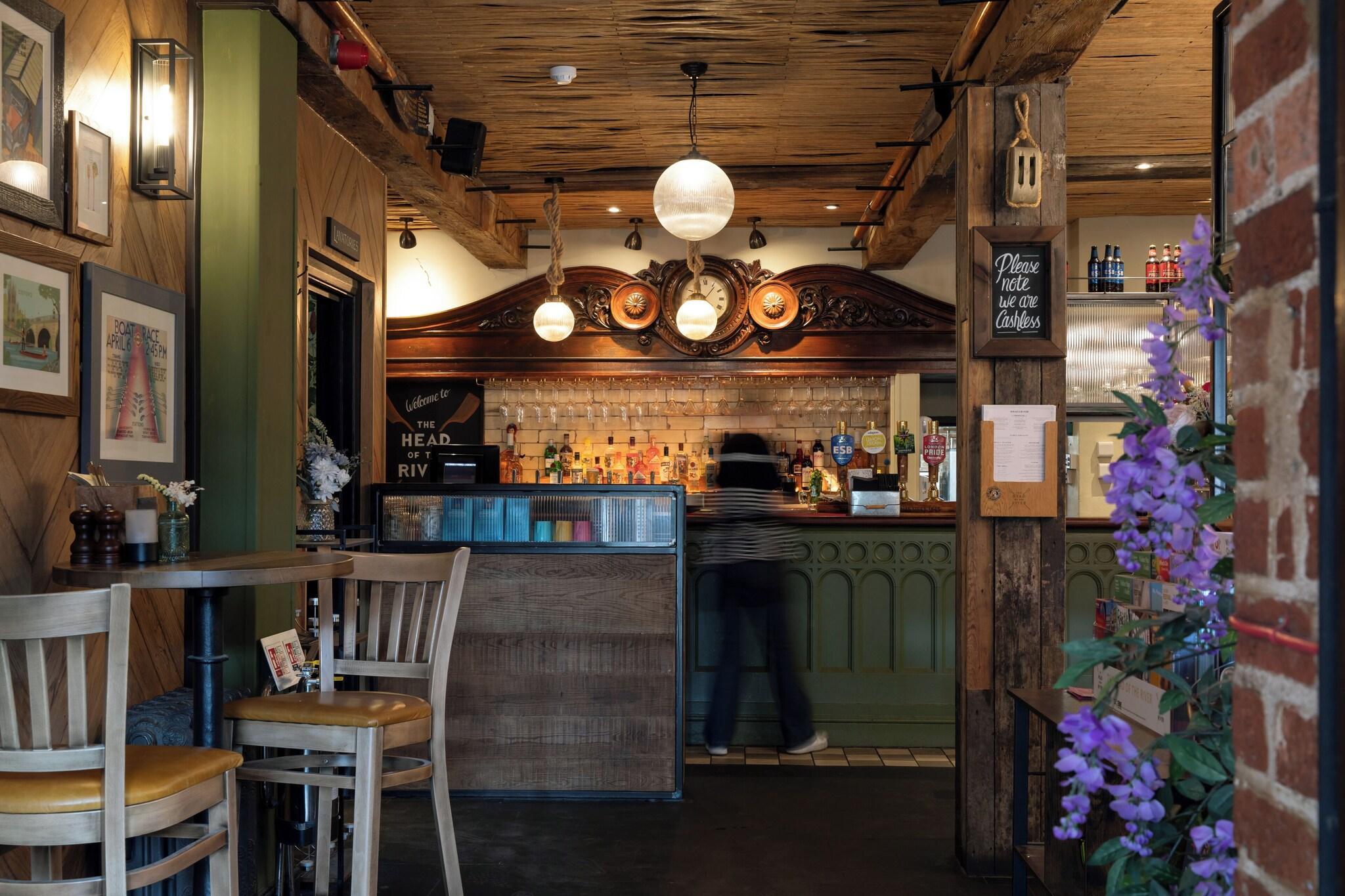 Vista Lobby The Head of the River