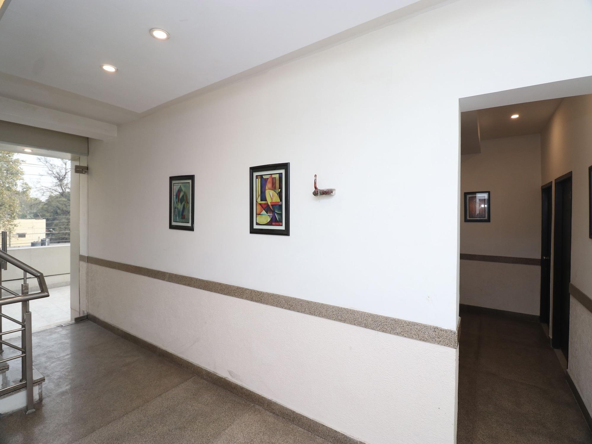 Varios OYO 27921 Hotel Shalimar
