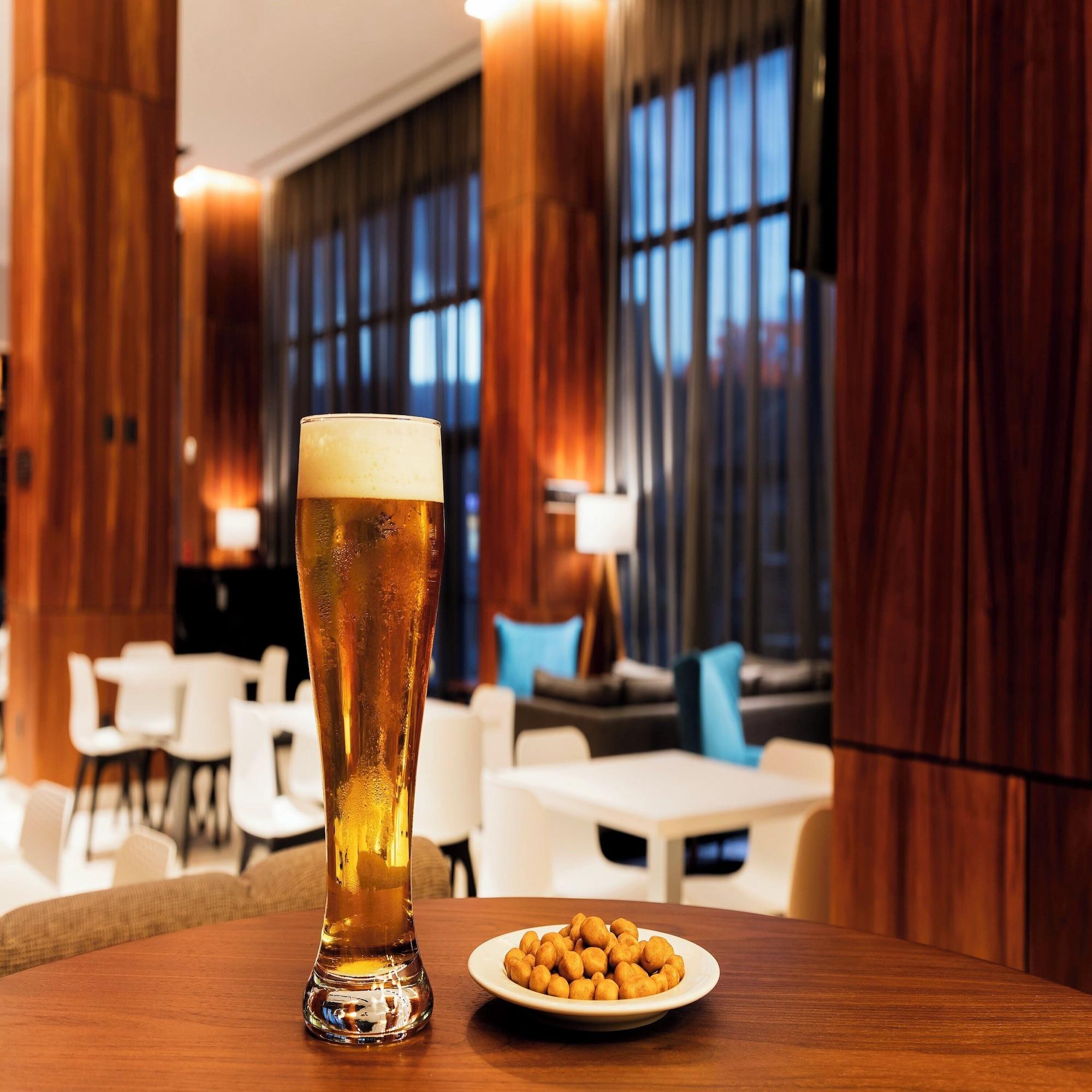 Bar/Salón Fiesta Inn Express Cancún Cumbres