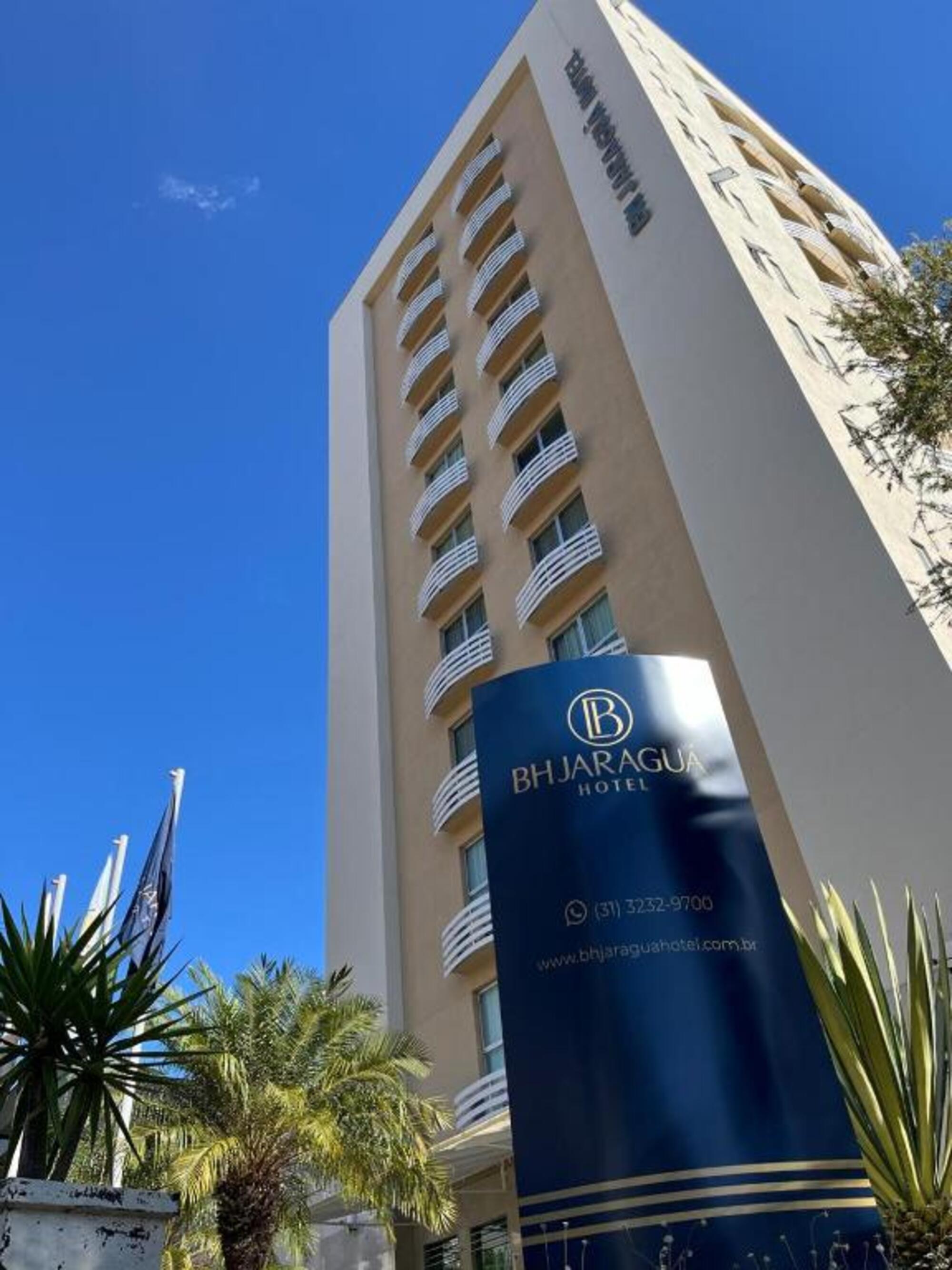 Vista Exterior BH Jaraguá Hotel