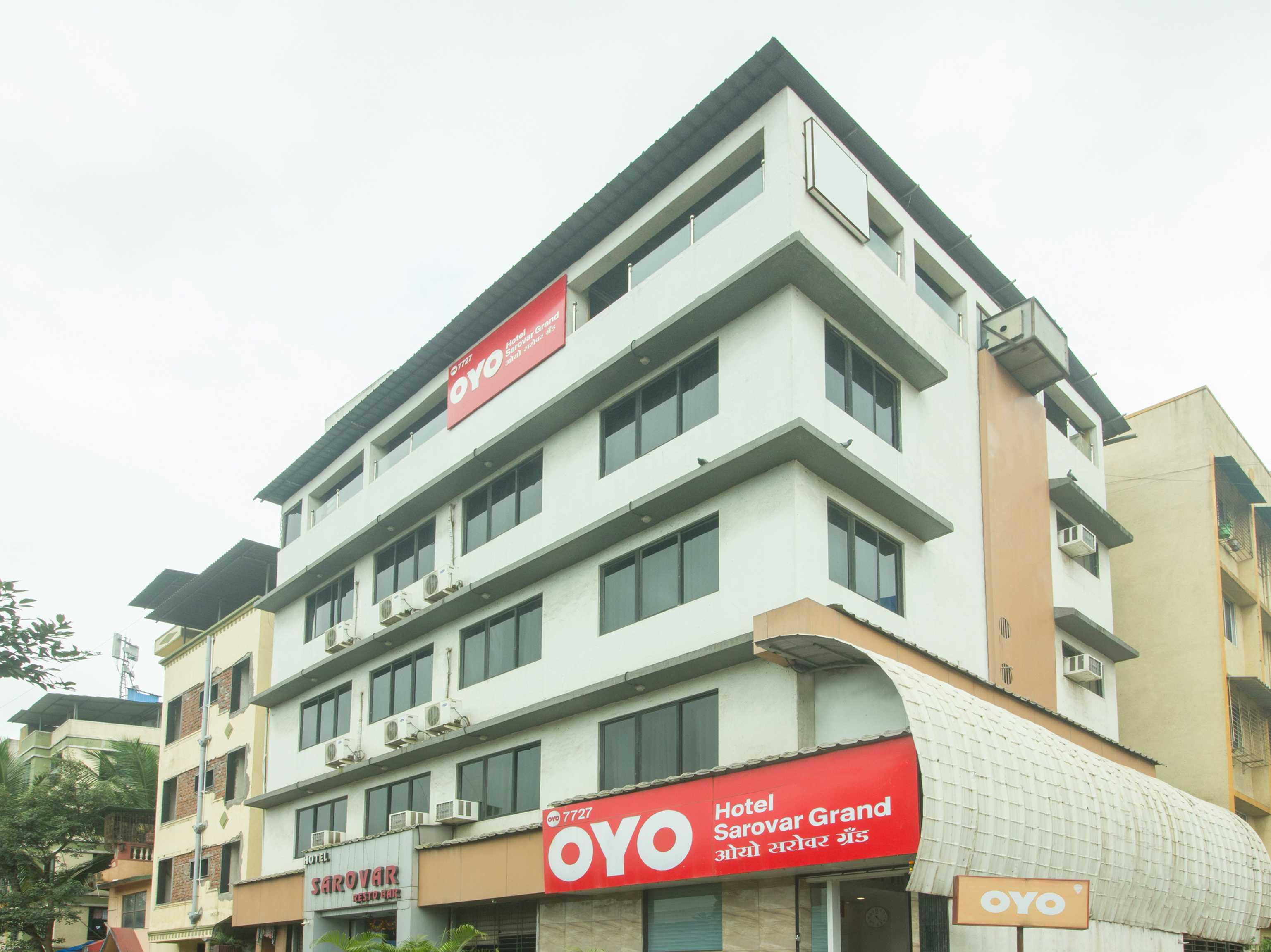 Vista Exterior OYO 7727 Hotel Sarovar Grand