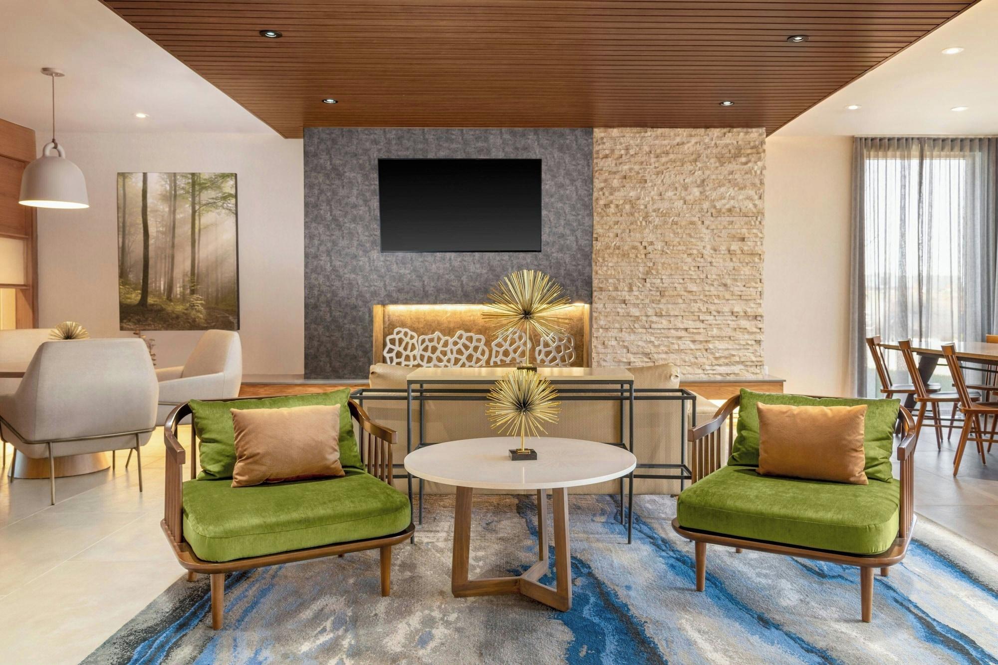 Vista Lobby Fairfield by Marriott Inn & Suites Kansas City at The Legends