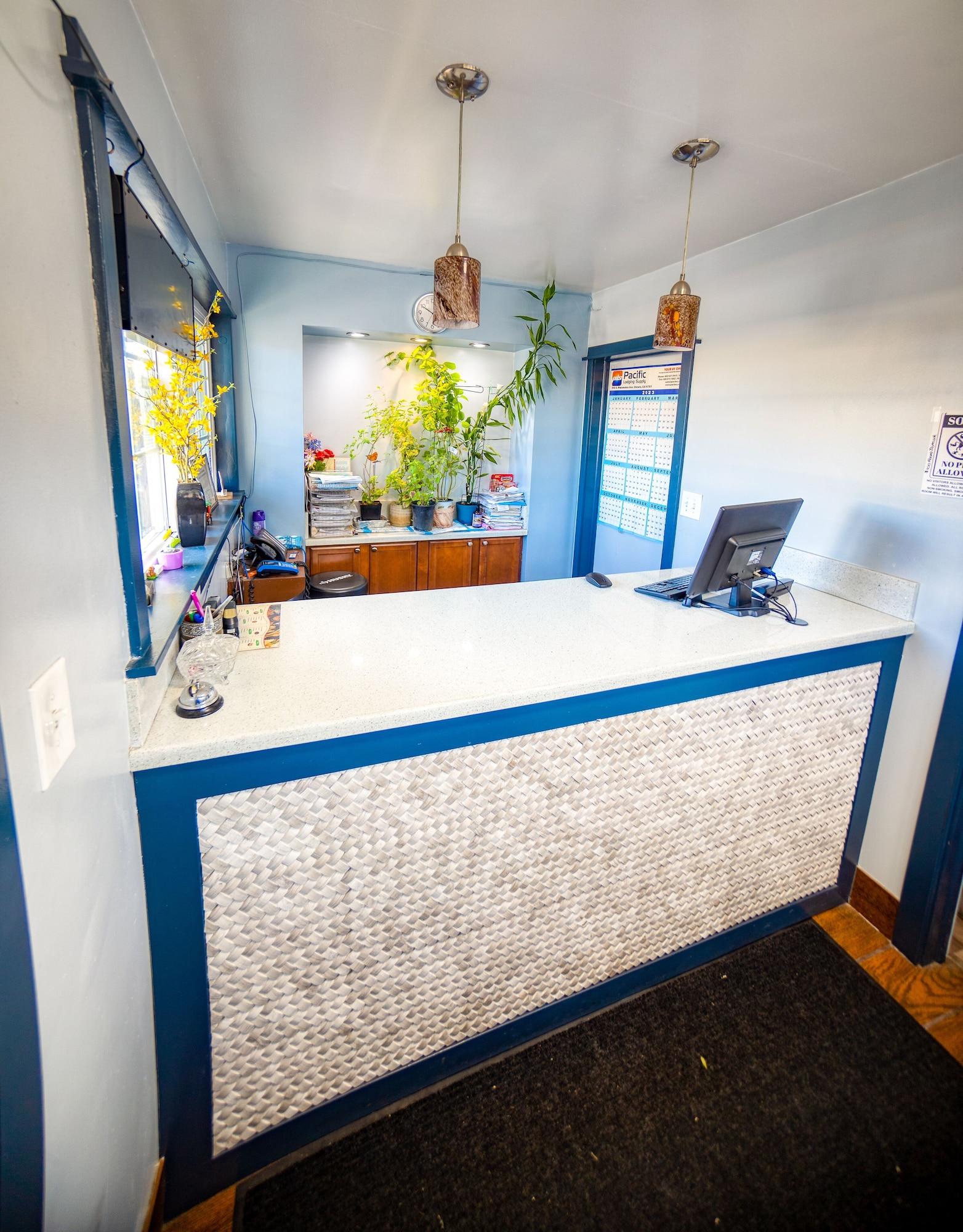 Vista Lobby Budget Inn Motel