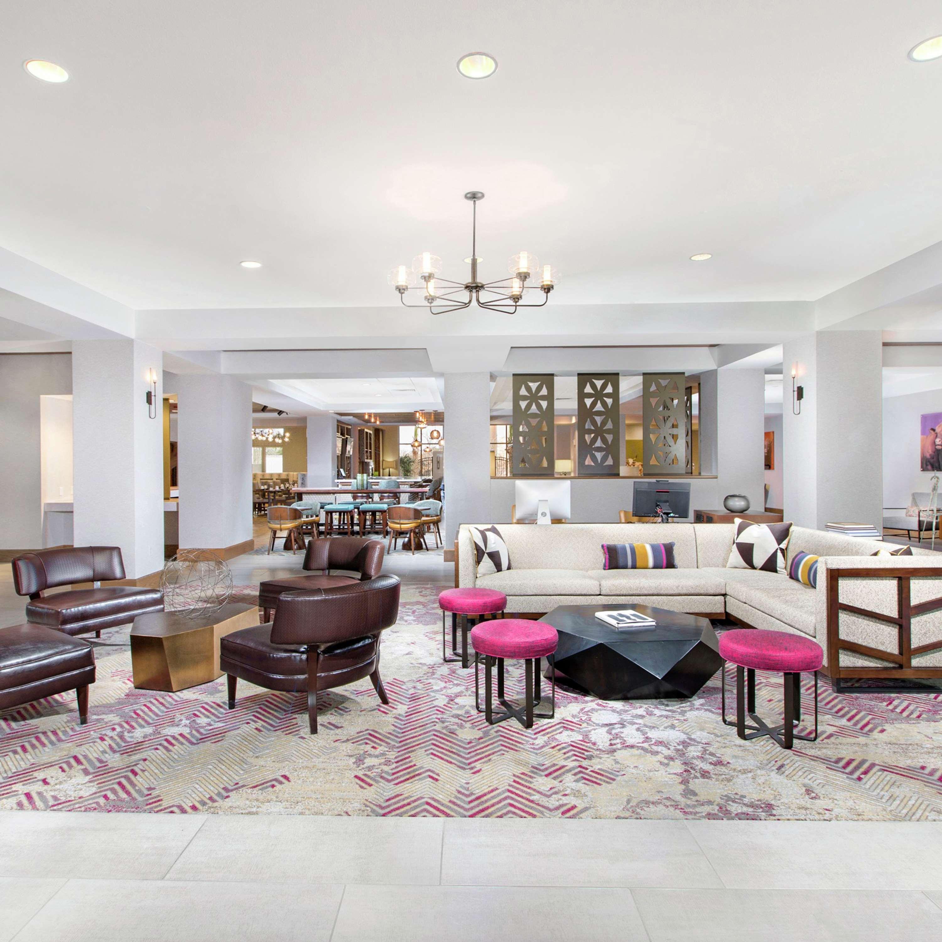 Vista Lobby DoubleTree by Hilton San Antonio Northwest