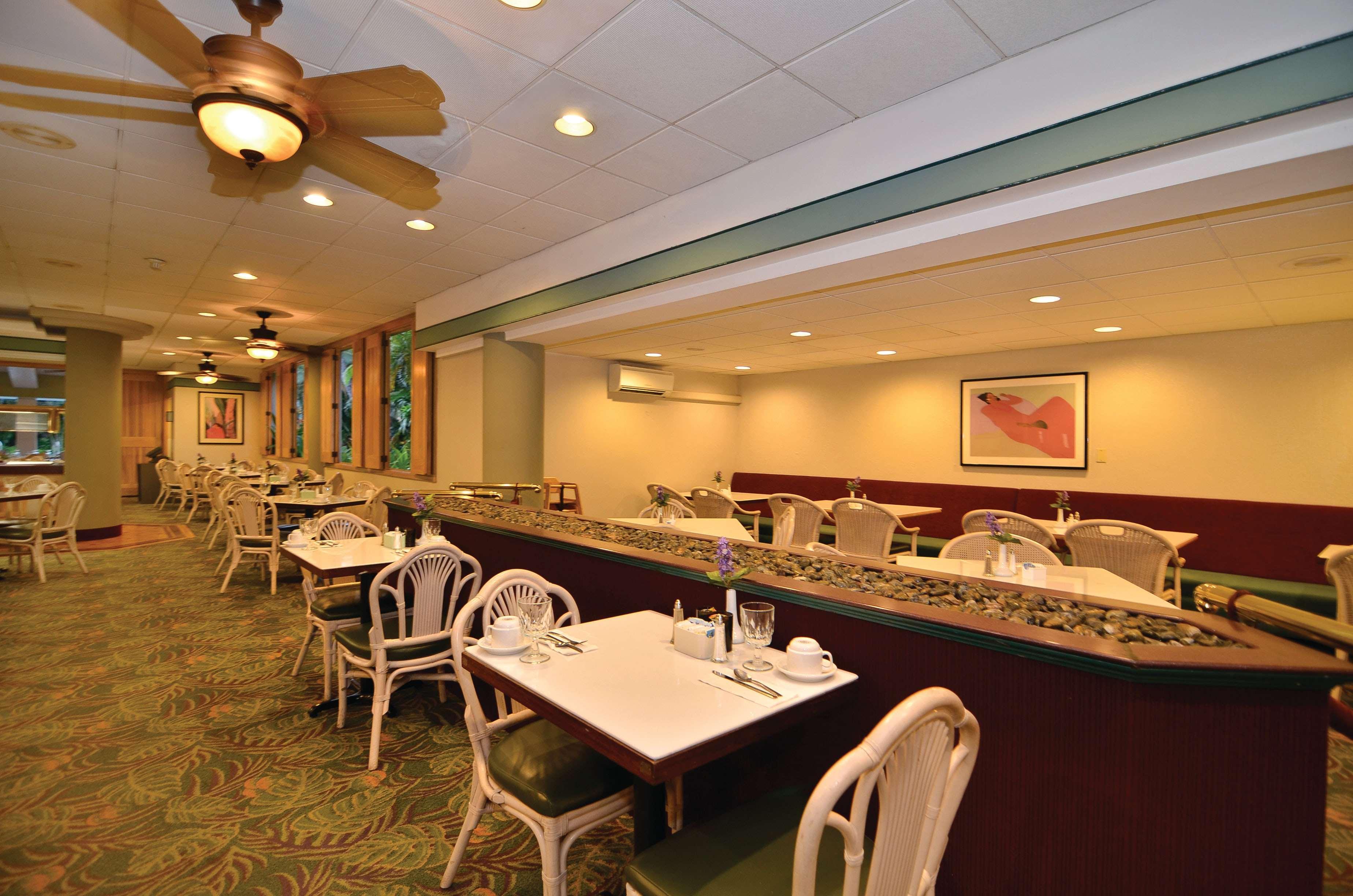 Restaurant Airport Honolulu Hotel, Trademark Collection by Wyndham