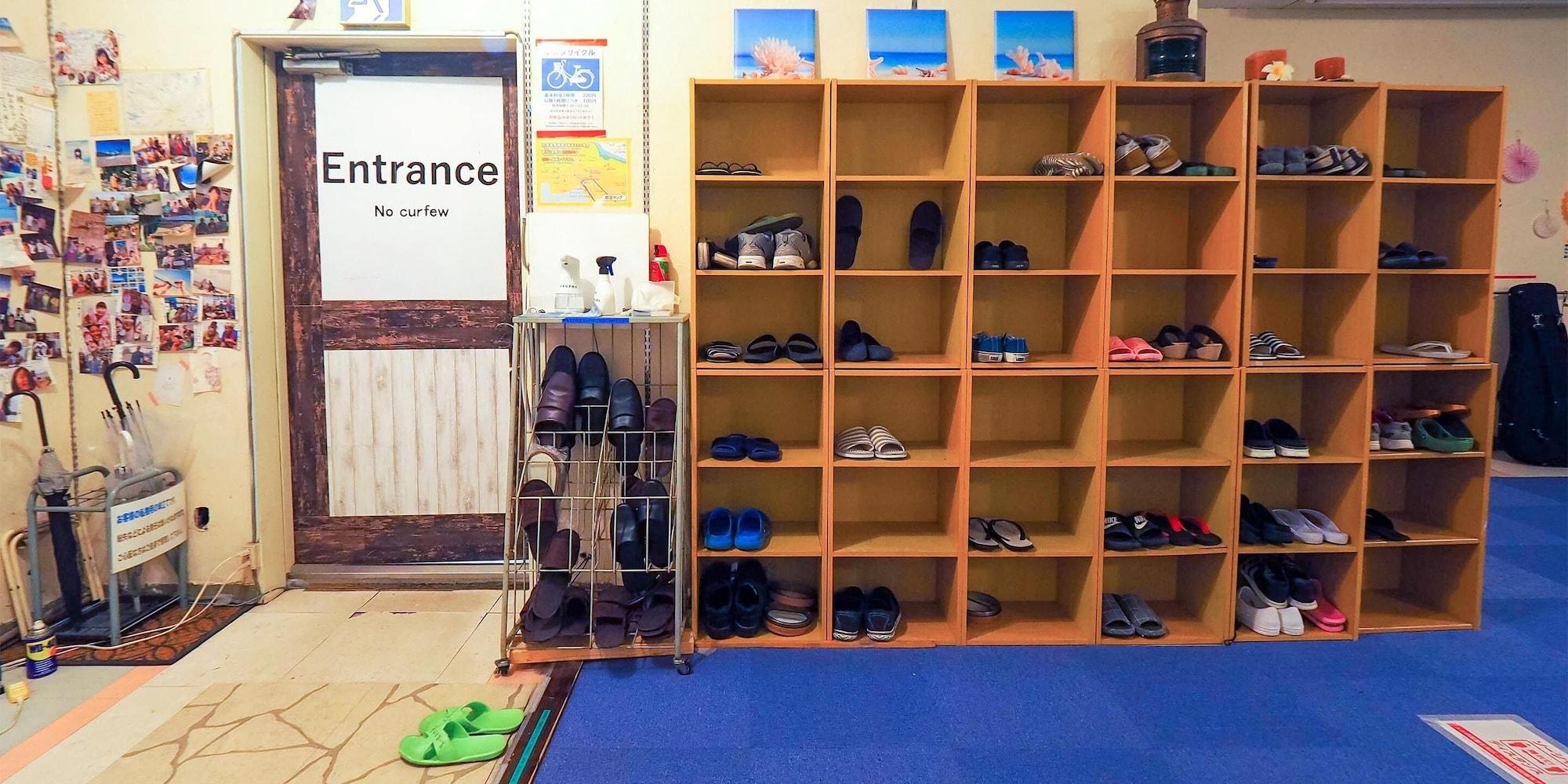 Vista Lobby Guest House Churayado Ishigakijima - Hostel