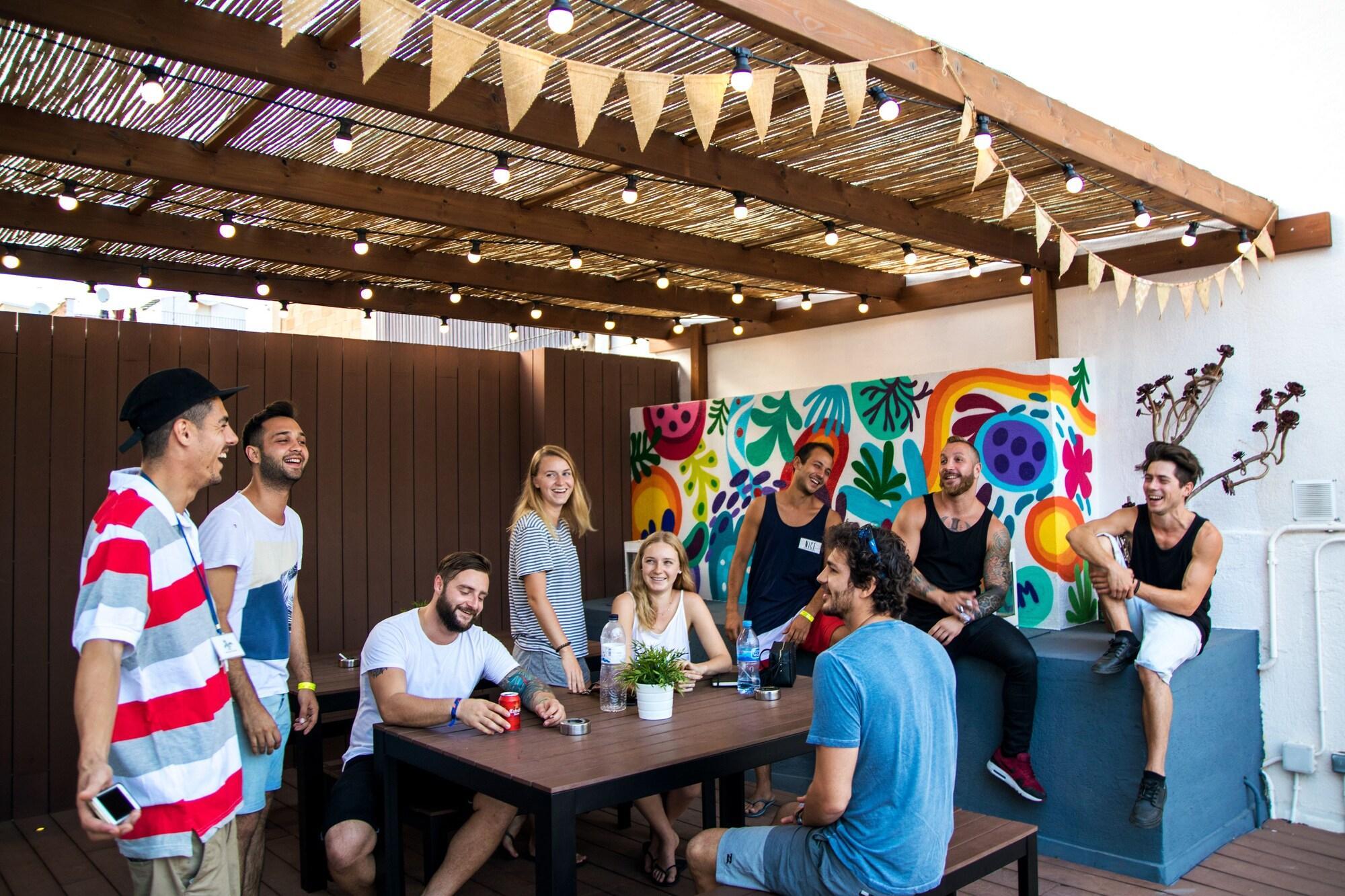 Varios Sant Jordi Hostels Gracia