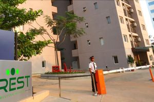Alojamiento - Crest Executive Suites