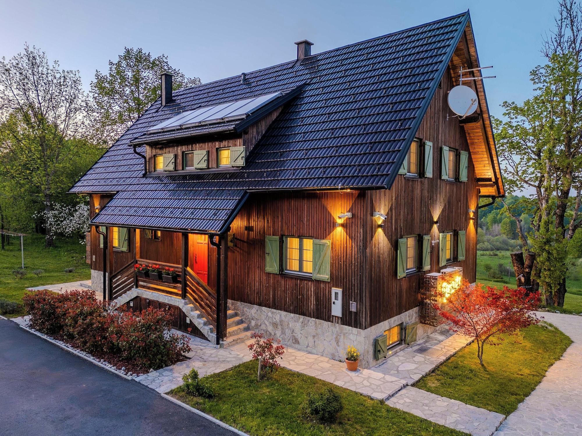 Vista Exterior Tesla's Gastro House Plitvice