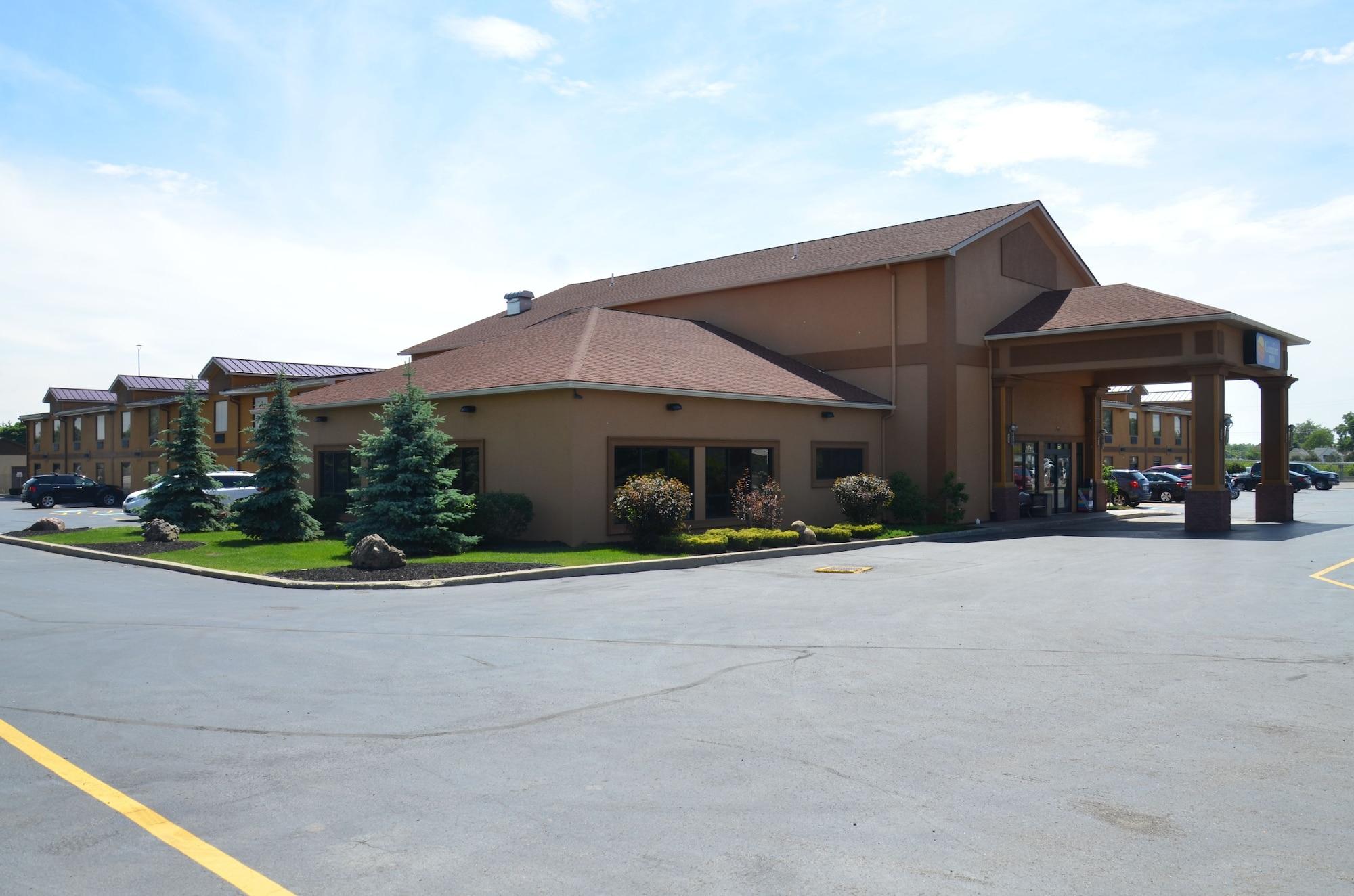 Vista Exterior Quality Inn Near Walden Galleria Mall