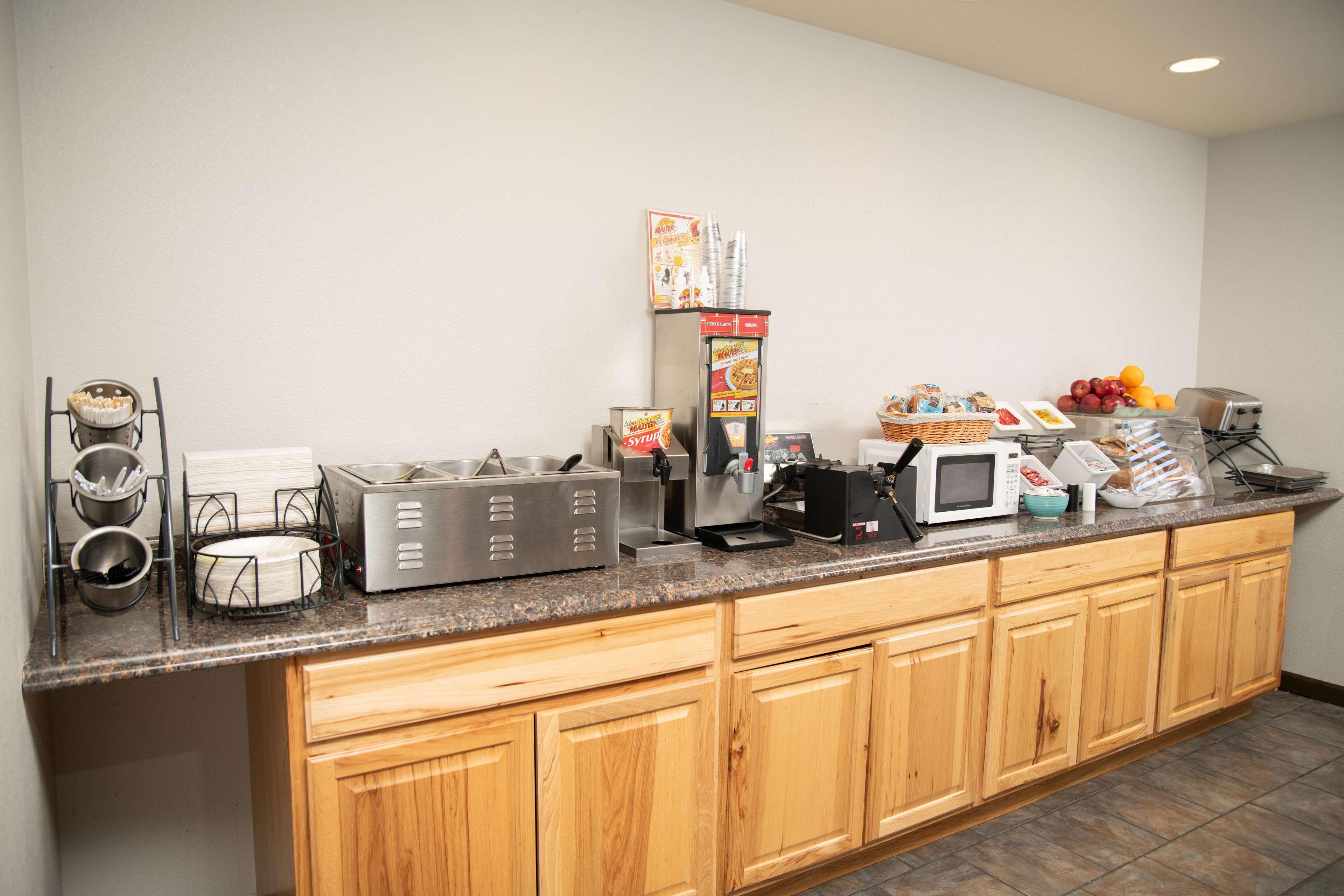 Restaurant SureStay Plus by Best Western Montrose