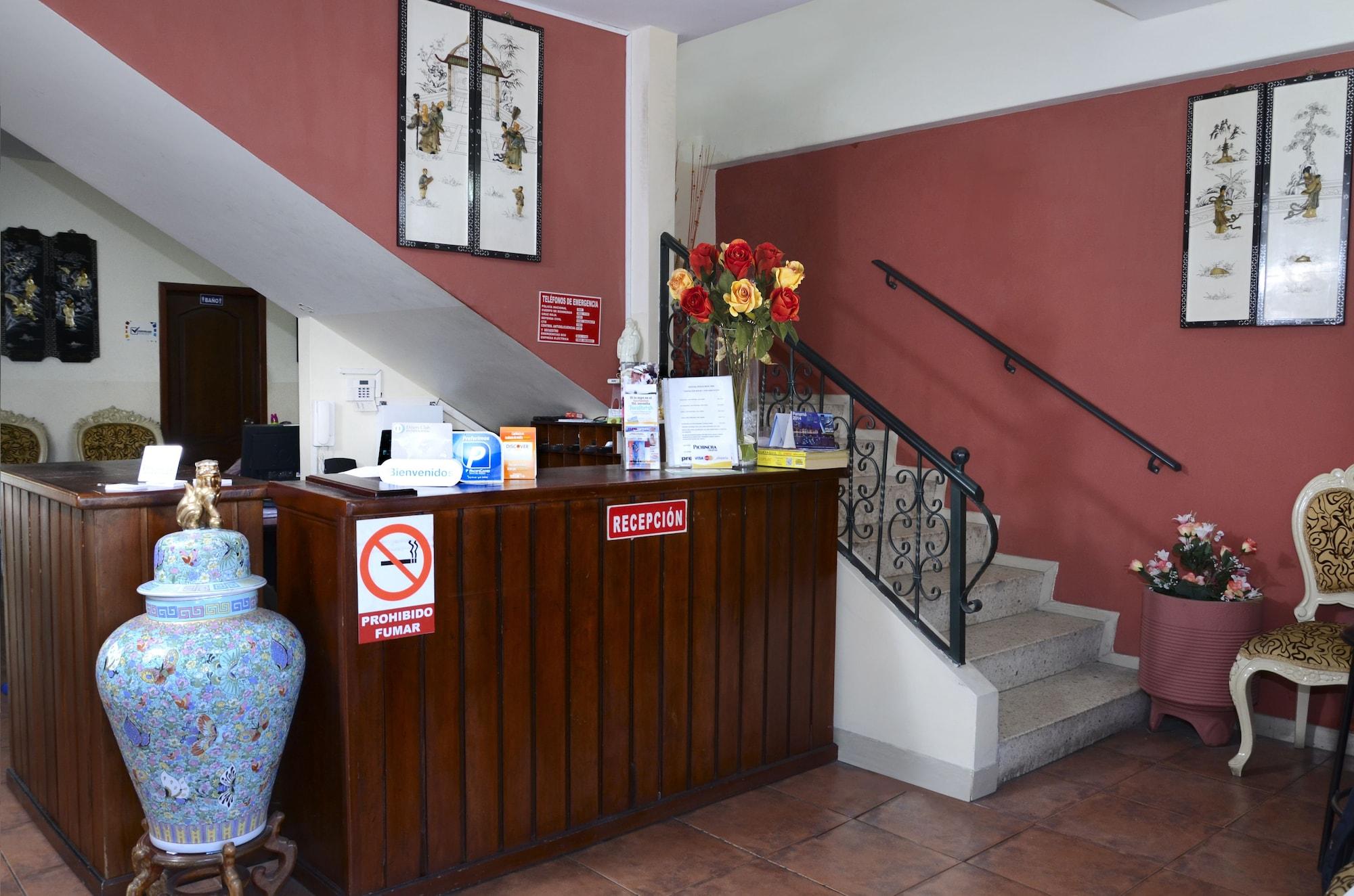 Vista Lobby Hostal Perla Real Inn