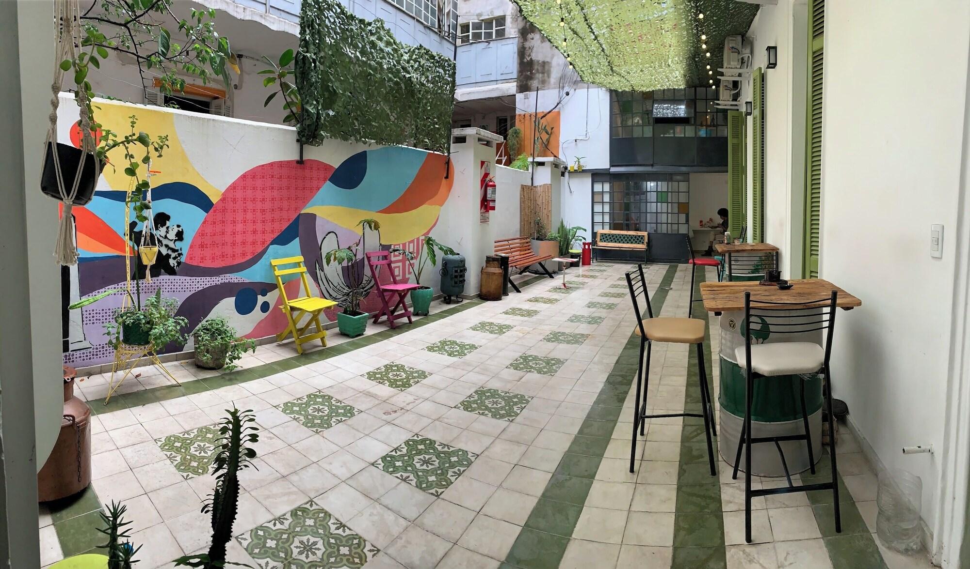 Vista Exterior MiBAQ Hostel