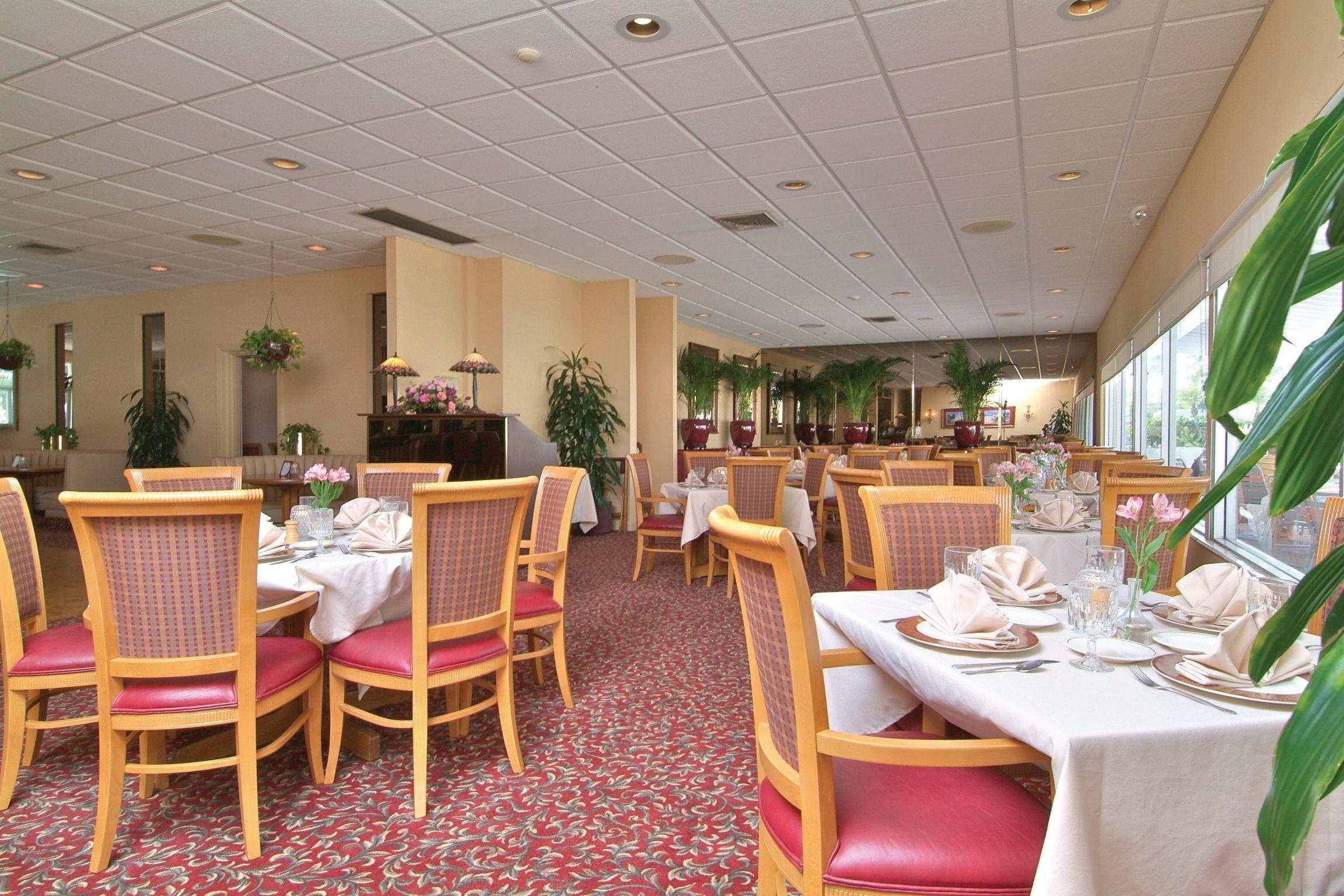 Restaurant Sandcastle Resort at Lido Beach