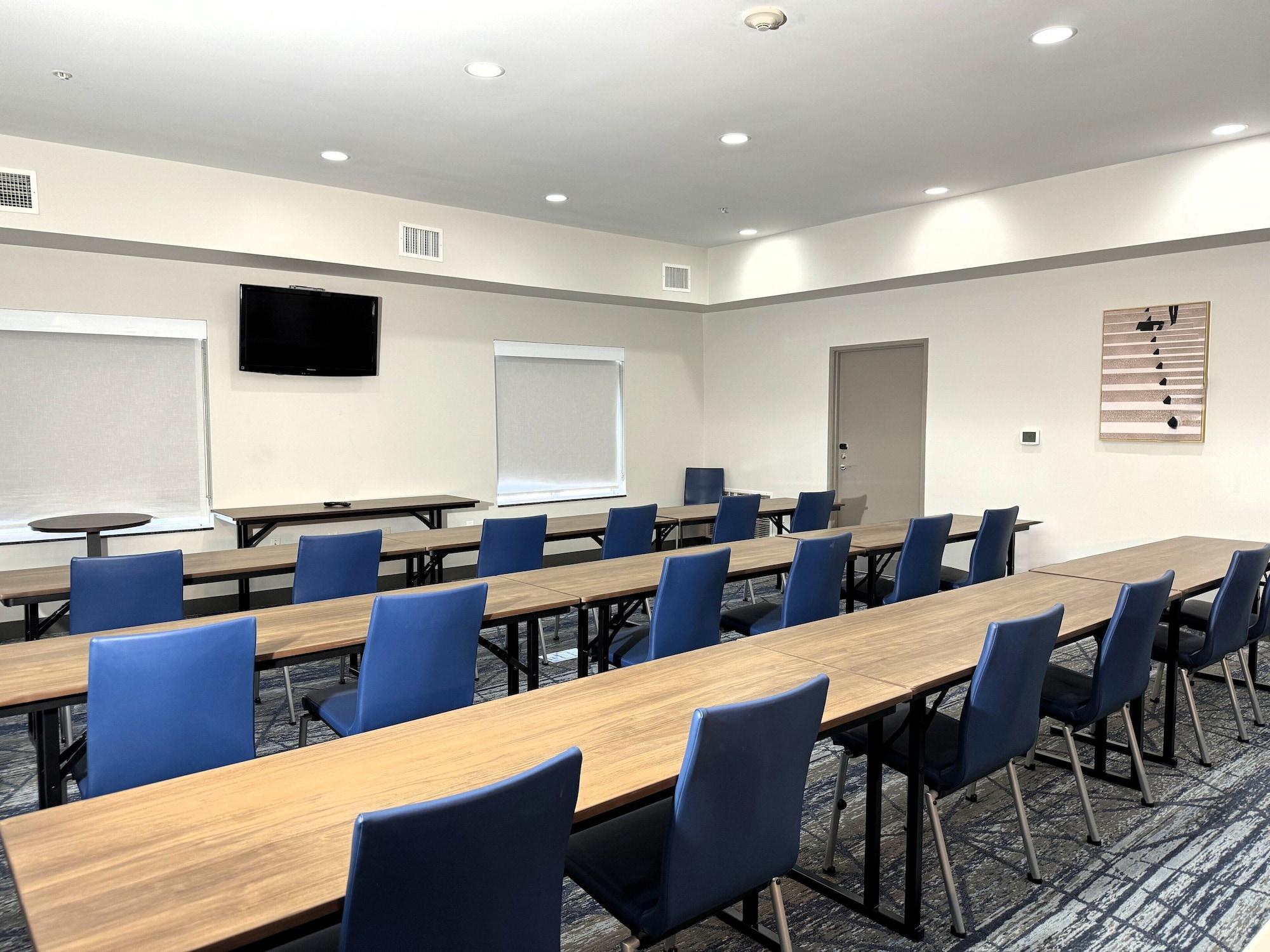 Sala de Reuniones Holiday Inn Express & Suites Topeka North by IHG
