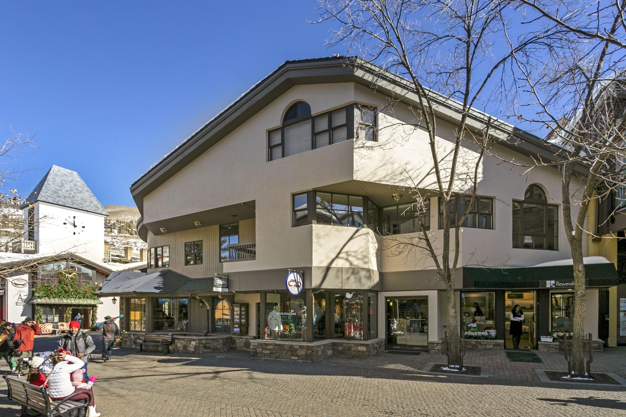 Vista Exterior Christiania Condos - CoralTree Residence Collection
