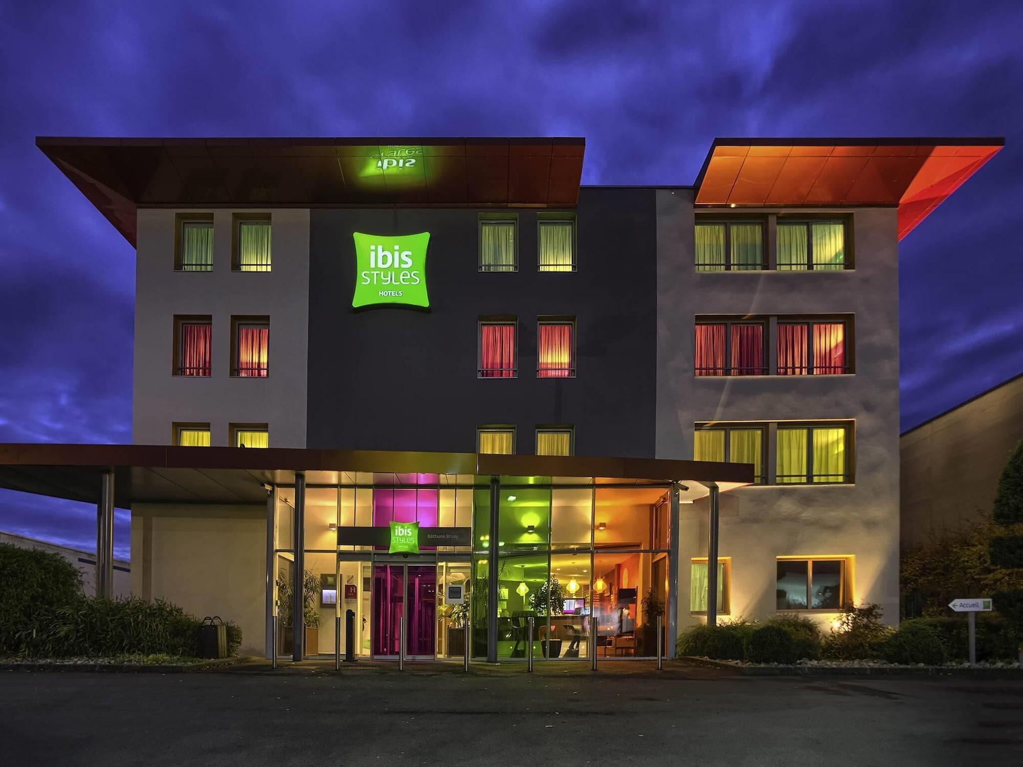 Vista Exterior ibis Styles Bethune Bruay