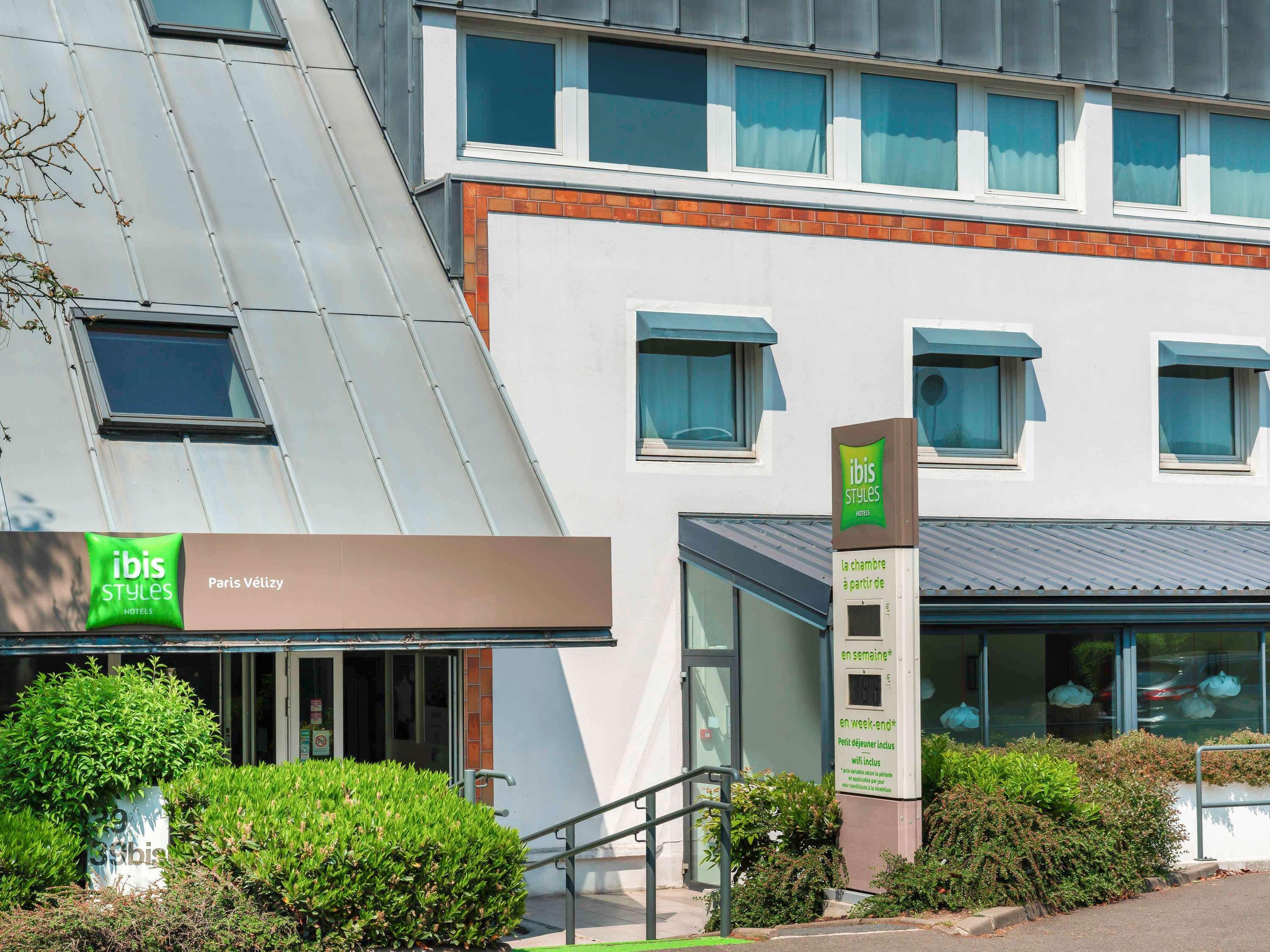 Vista Exterior ibis Styles Paris Velizy