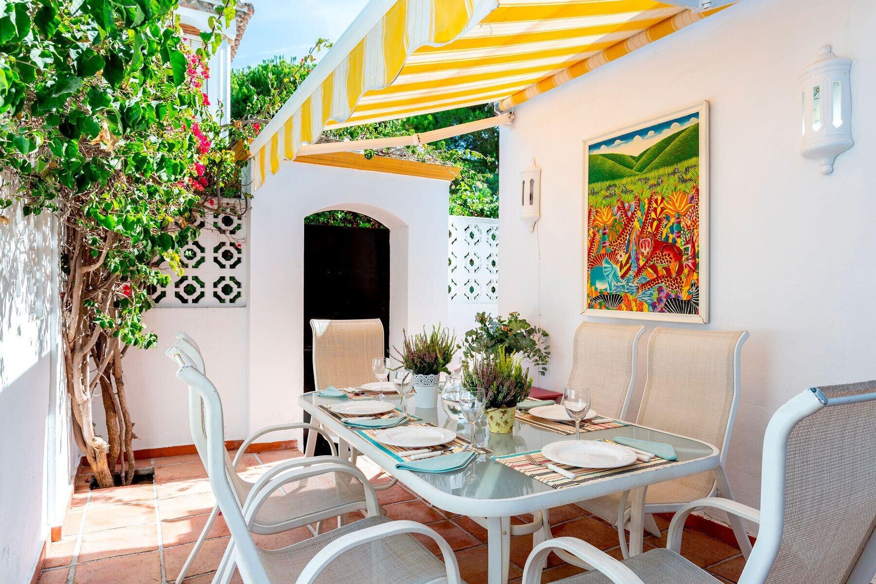 Equipamiento de Habitación 3 Bdrs Apartm With Private Terraces & Communal Swimming Pool in Estepona Benamara II
