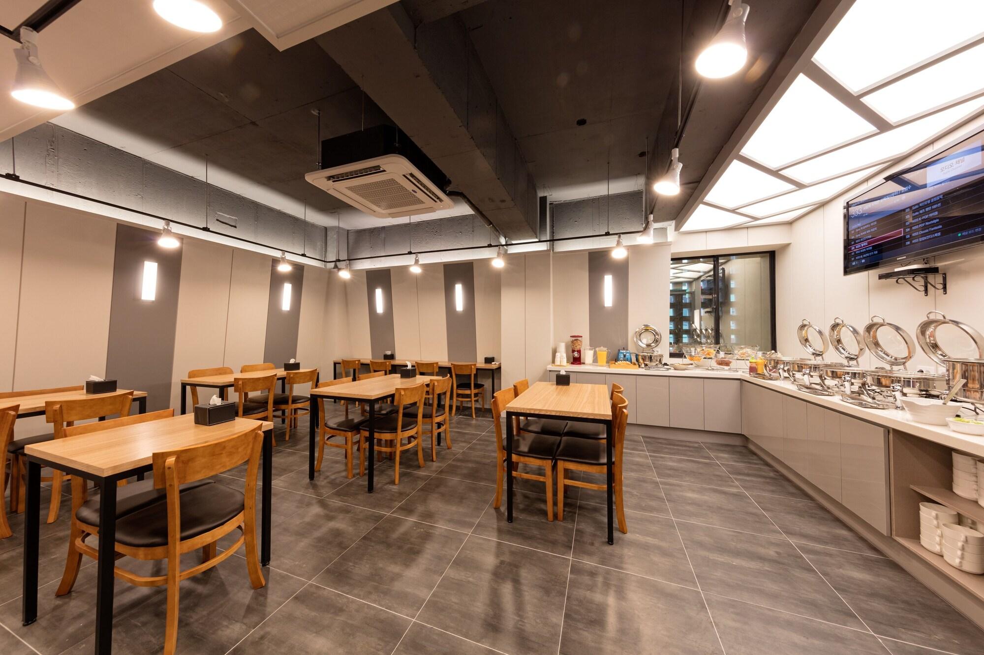 Restaurant Ballantine Business Hotel