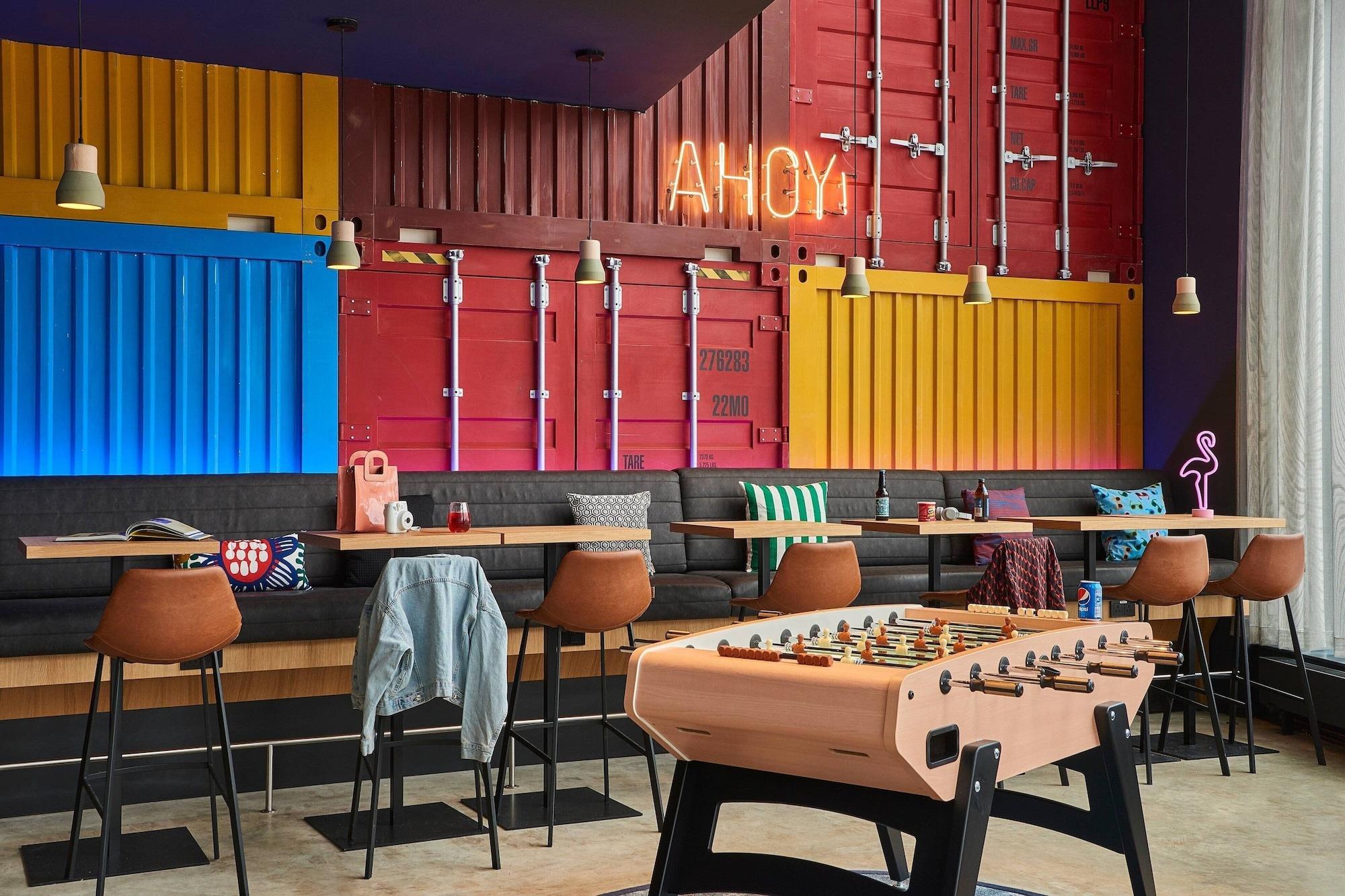 Restaurant Moxy Southampton
